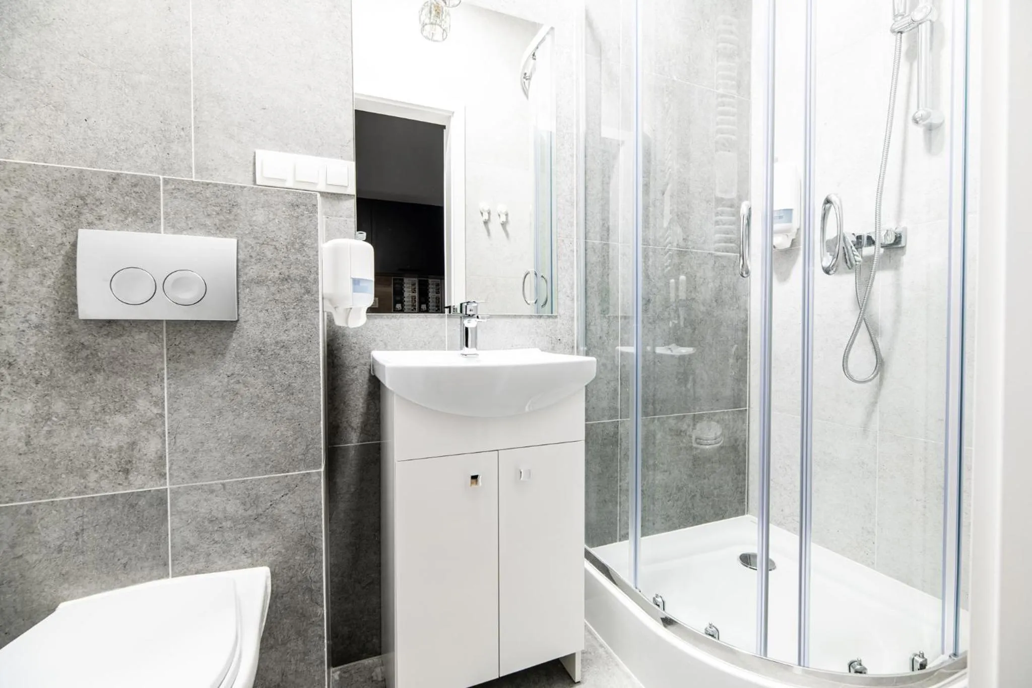 Shower in Lubomirskiego 23 Residence - great location, 10 min to Main Square by foot, right next to Main Rail and Bus Station