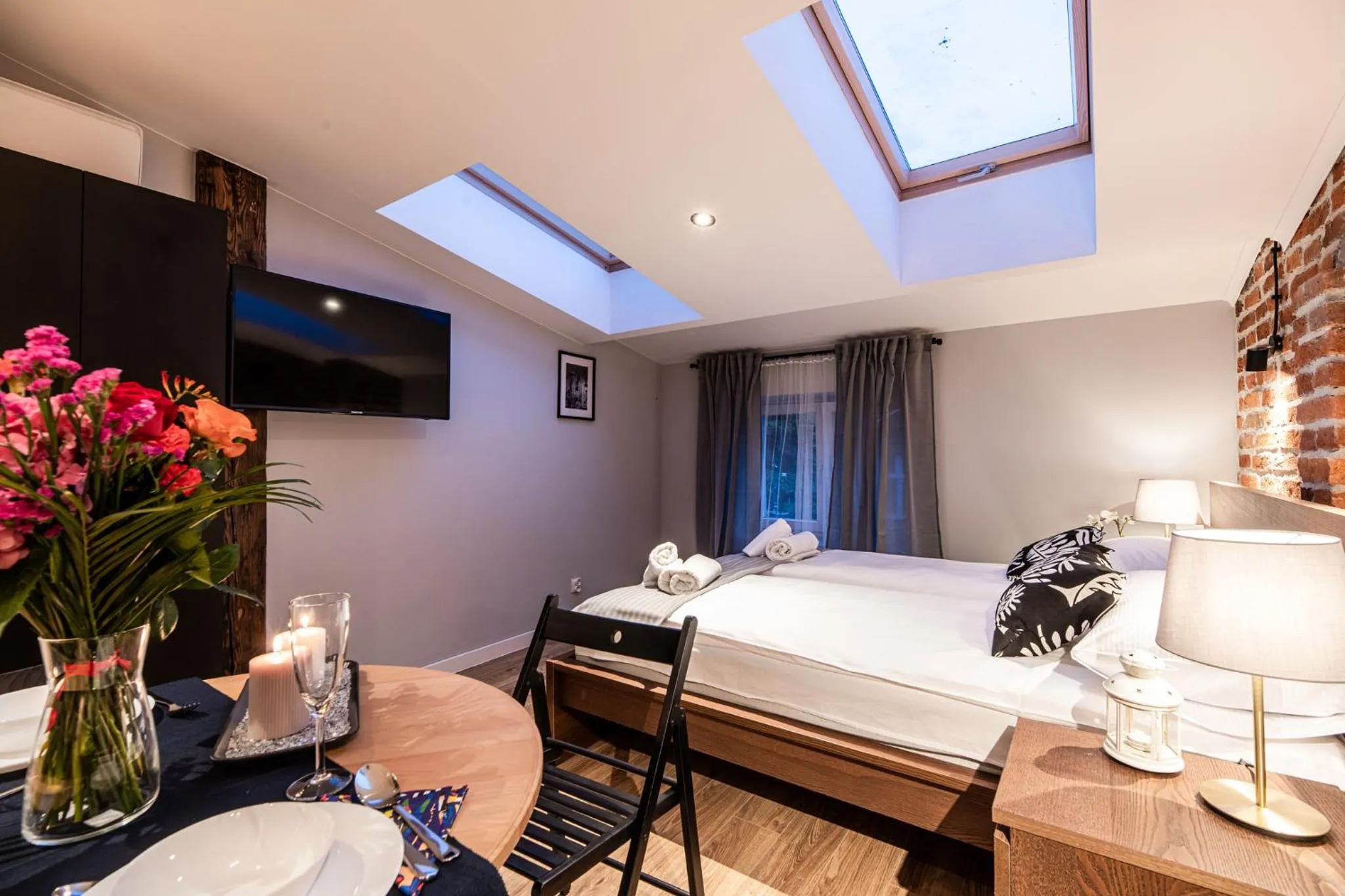 Photo of the whole room, Bed in Lubomirskiego 23 Residence - great location, 10 min to Main Square by foot, right next to Main Rail and Bus Station