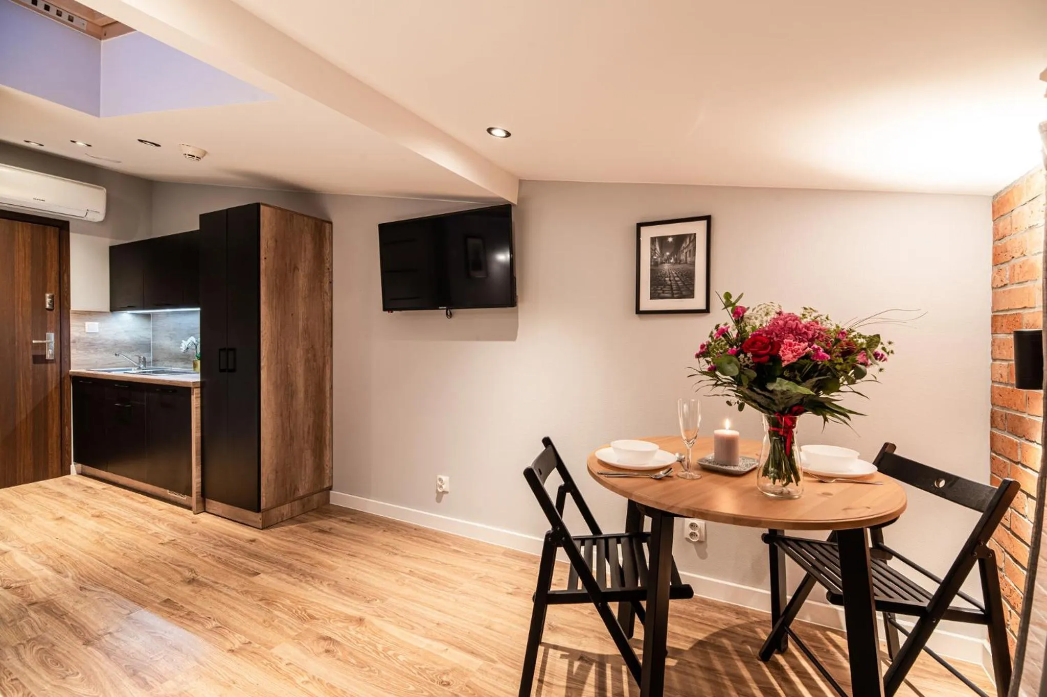 Living room in Lubomirskiego 23 Residence - great location, 10 min to Main Square by foot, right next to Main Rail and Bus Station