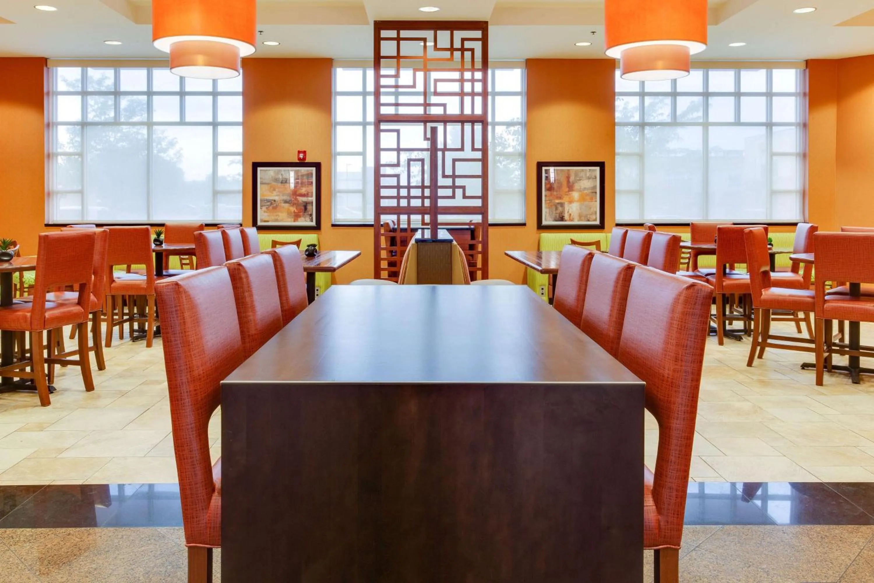 Restaurant/places to eat in Drury Inn & Suites West Des Moines