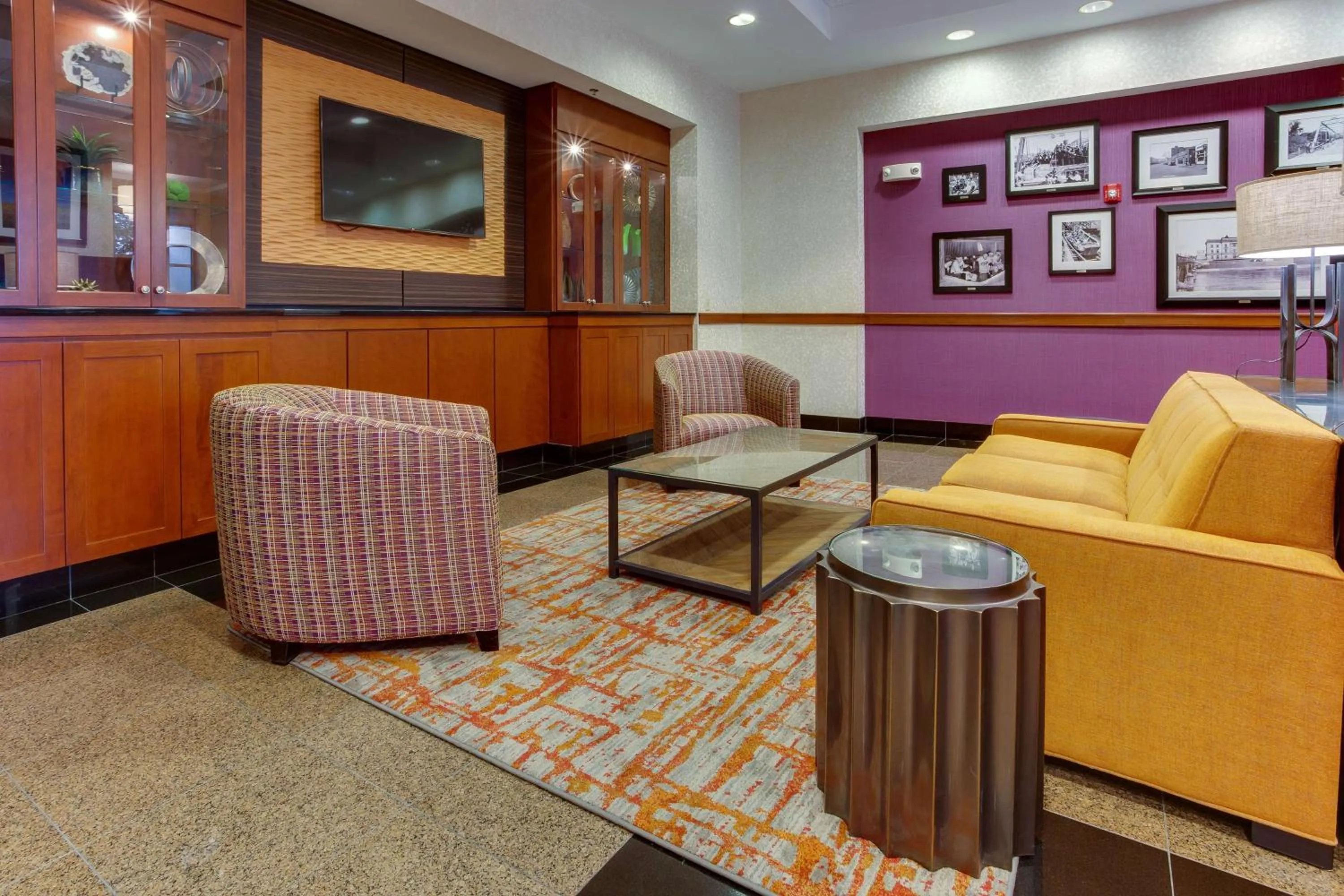 Lobby or reception in Drury Inn & Suites West Des Moines