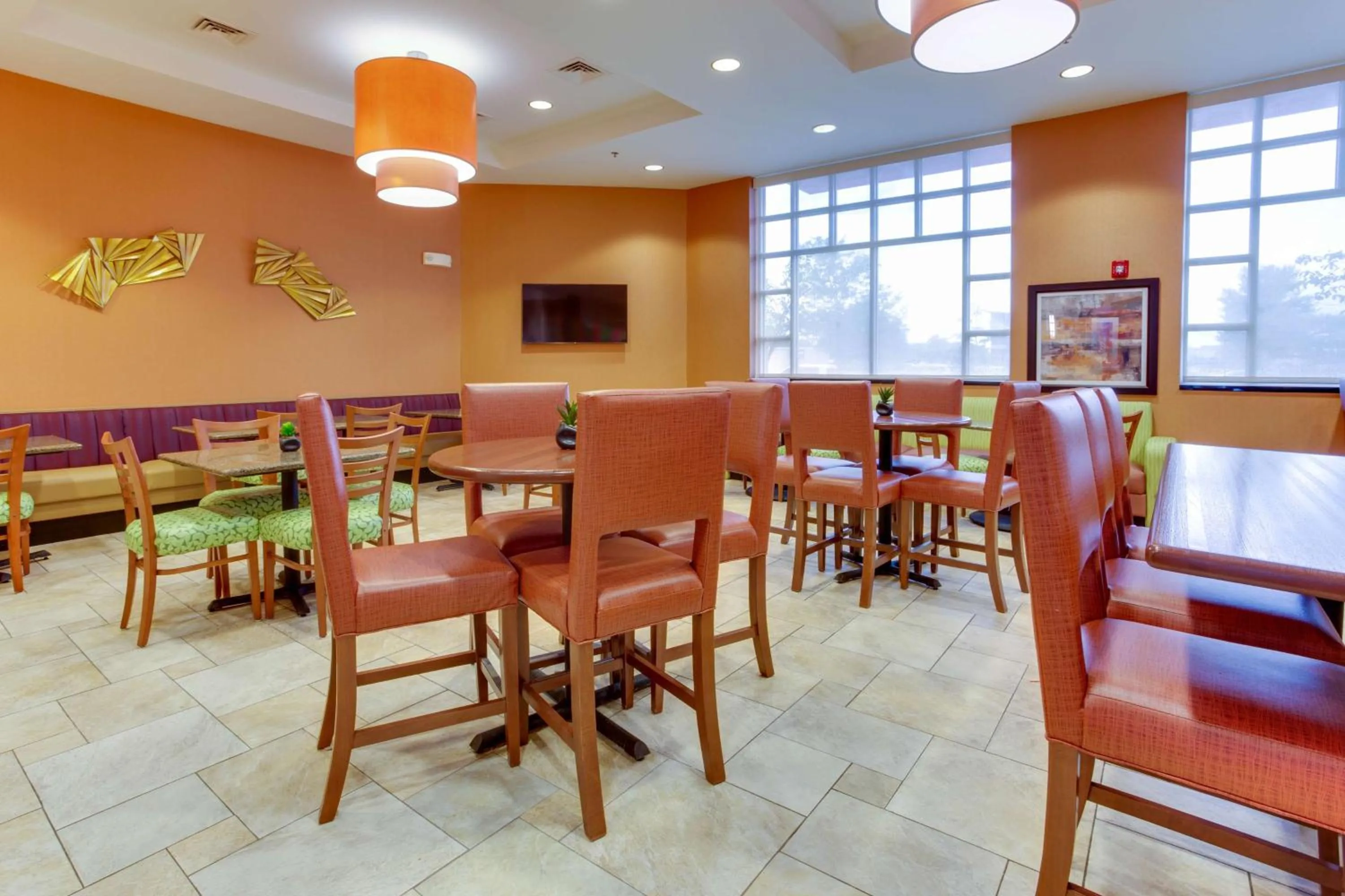 Restaurant/places to eat in Drury Inn & Suites West Des Moines