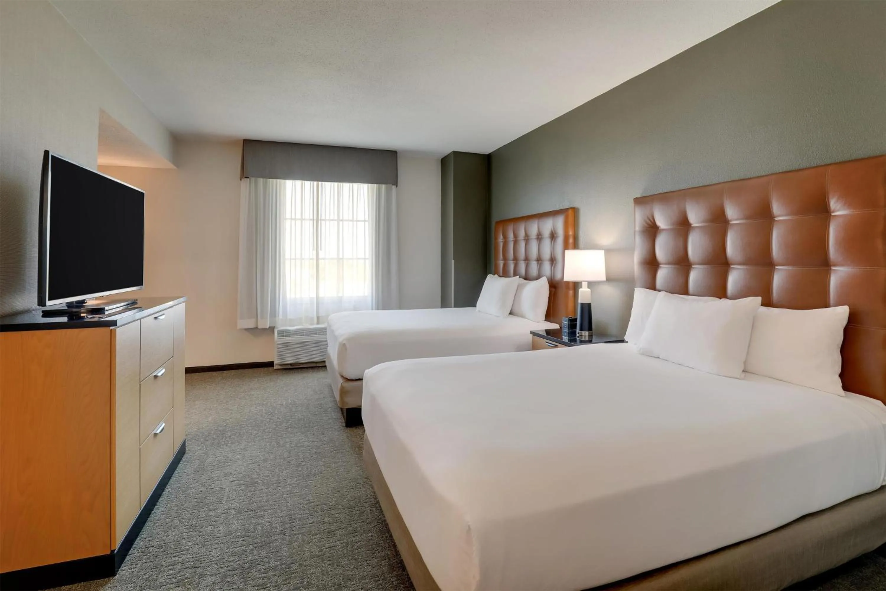 Bedroom, Bed in Drury Inn & Suites Dayton North