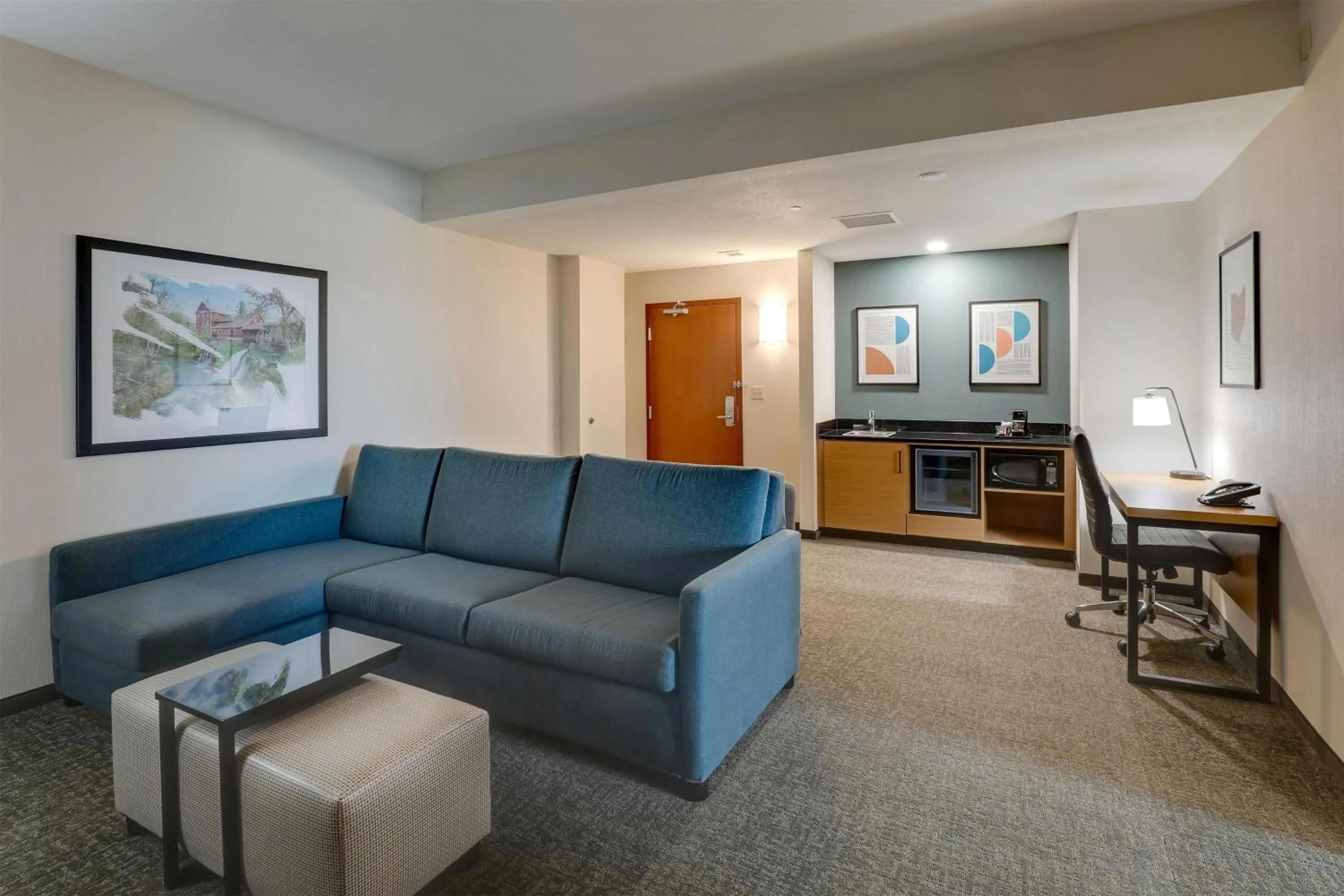 Bedroom in Drury Inn & Suites Dayton North