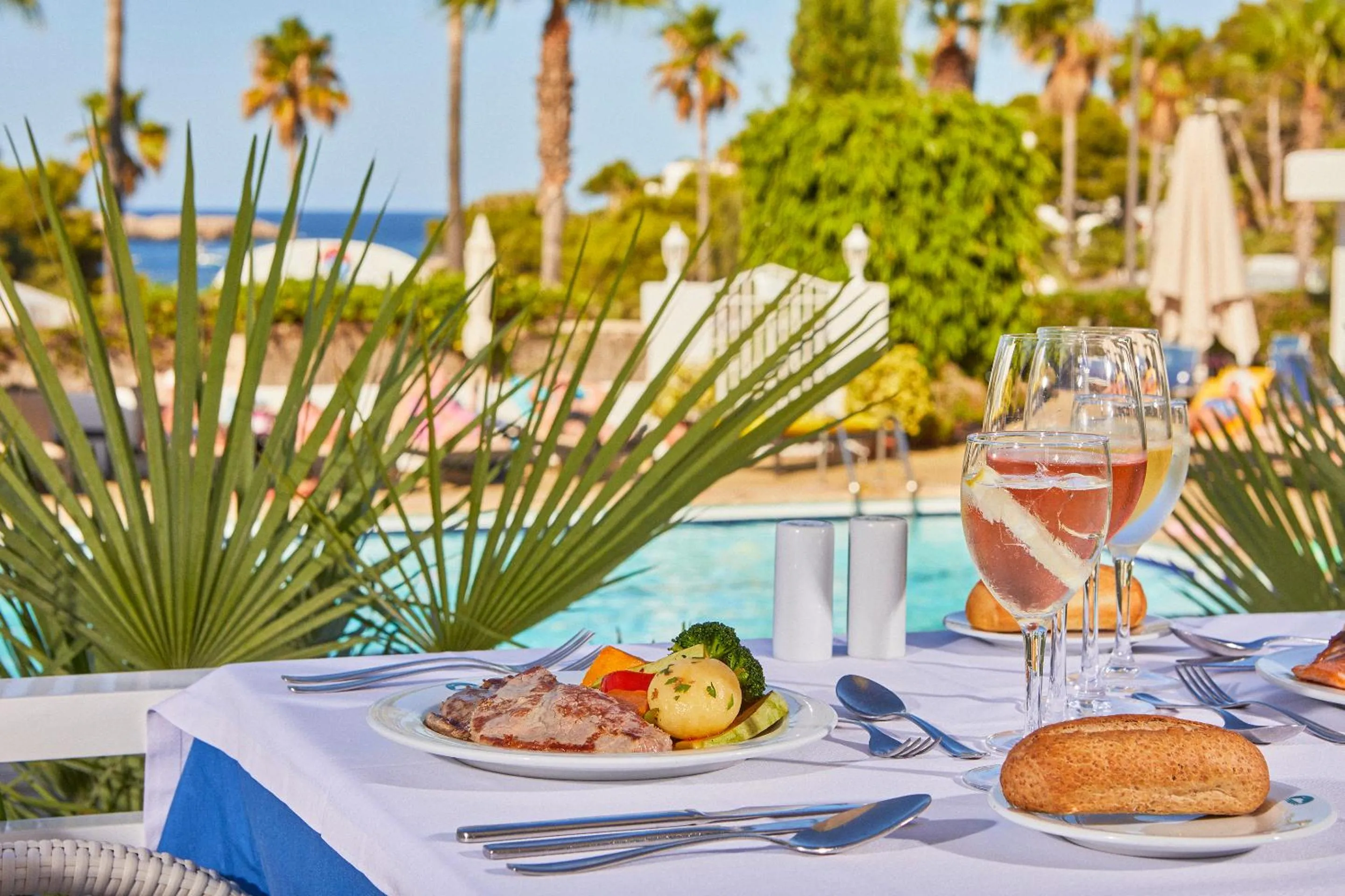 Lunch in Hotel Rocamarina - Adults Only