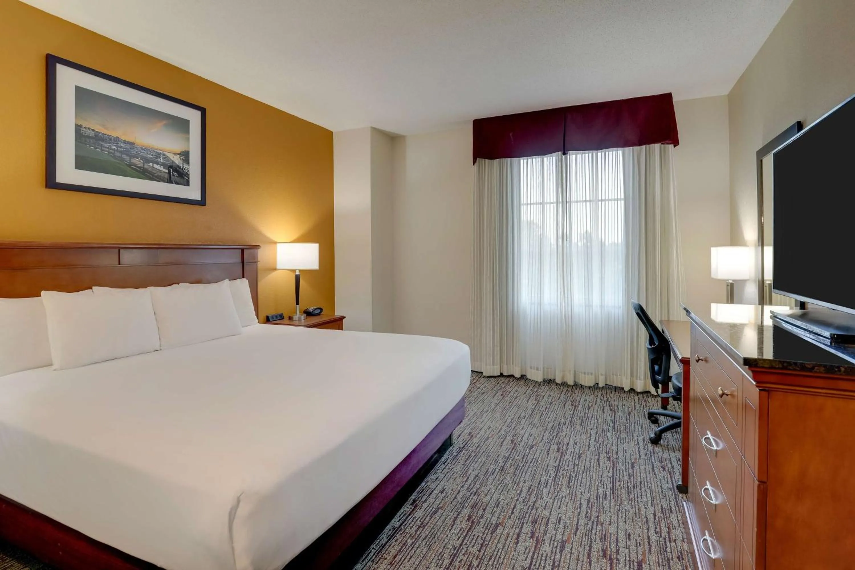 Bedroom, Bed in Drury Inn & Suites Charlotte Northlake