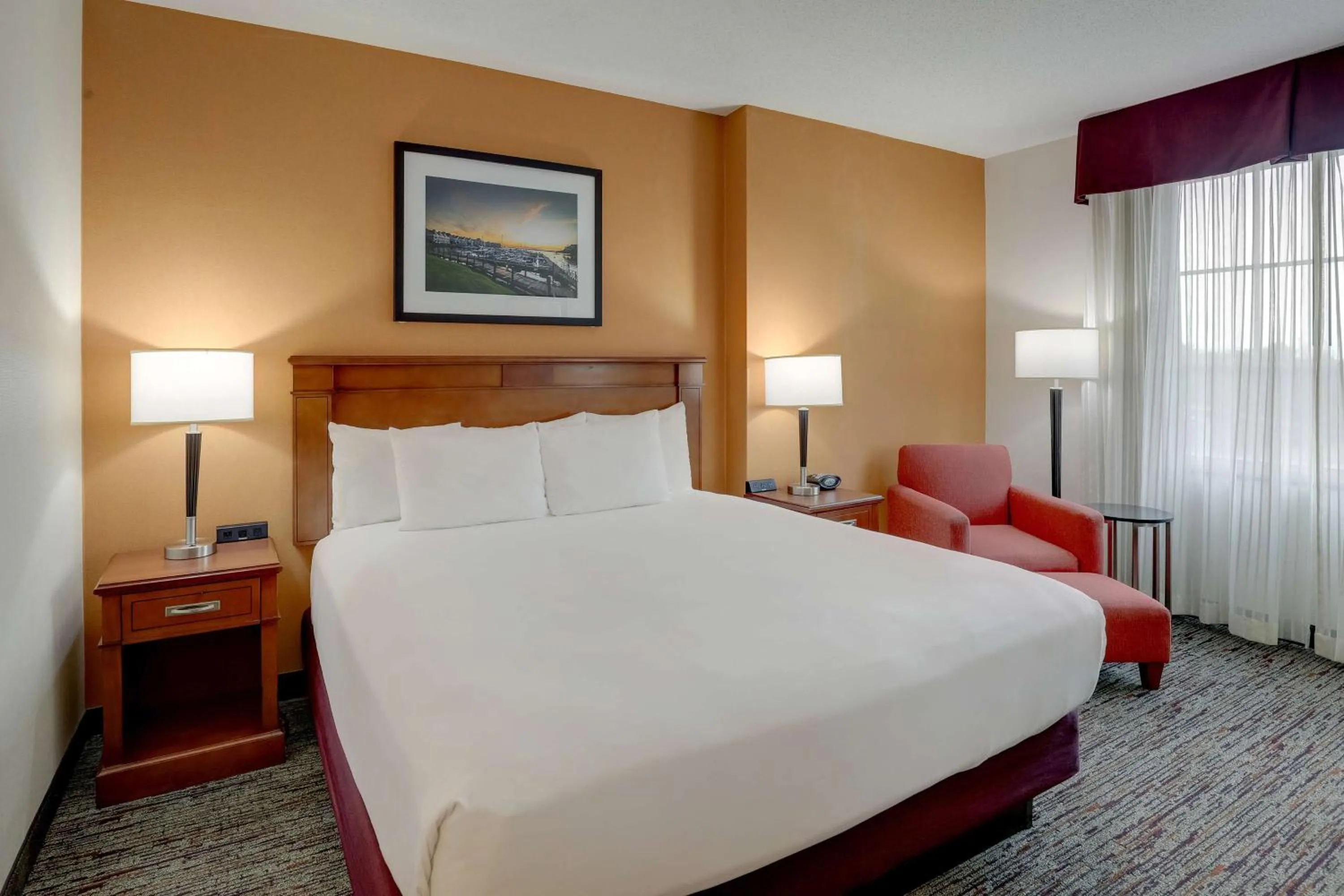 Bedroom, Bed in Drury Inn & Suites Charlotte Northlake