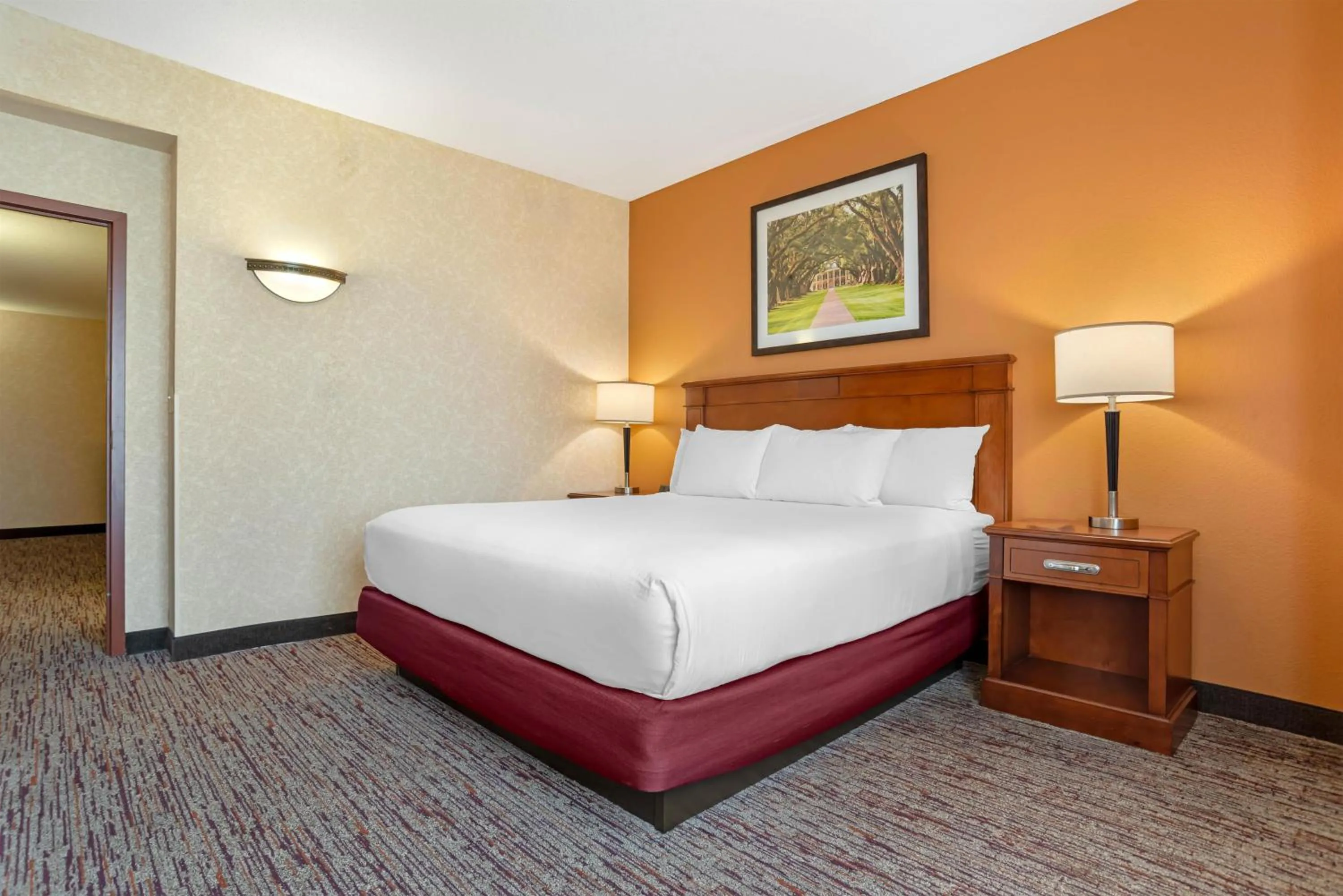 Bedroom, Bed in Drury Inn & Suites Baton Rouge