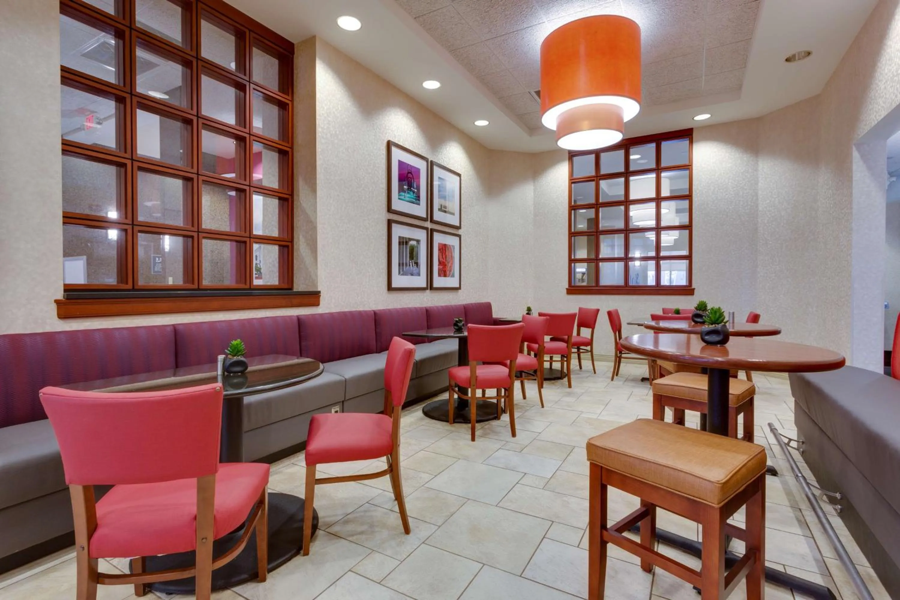 Restaurant/places to eat in Drury Inn & Suites Baton Rouge