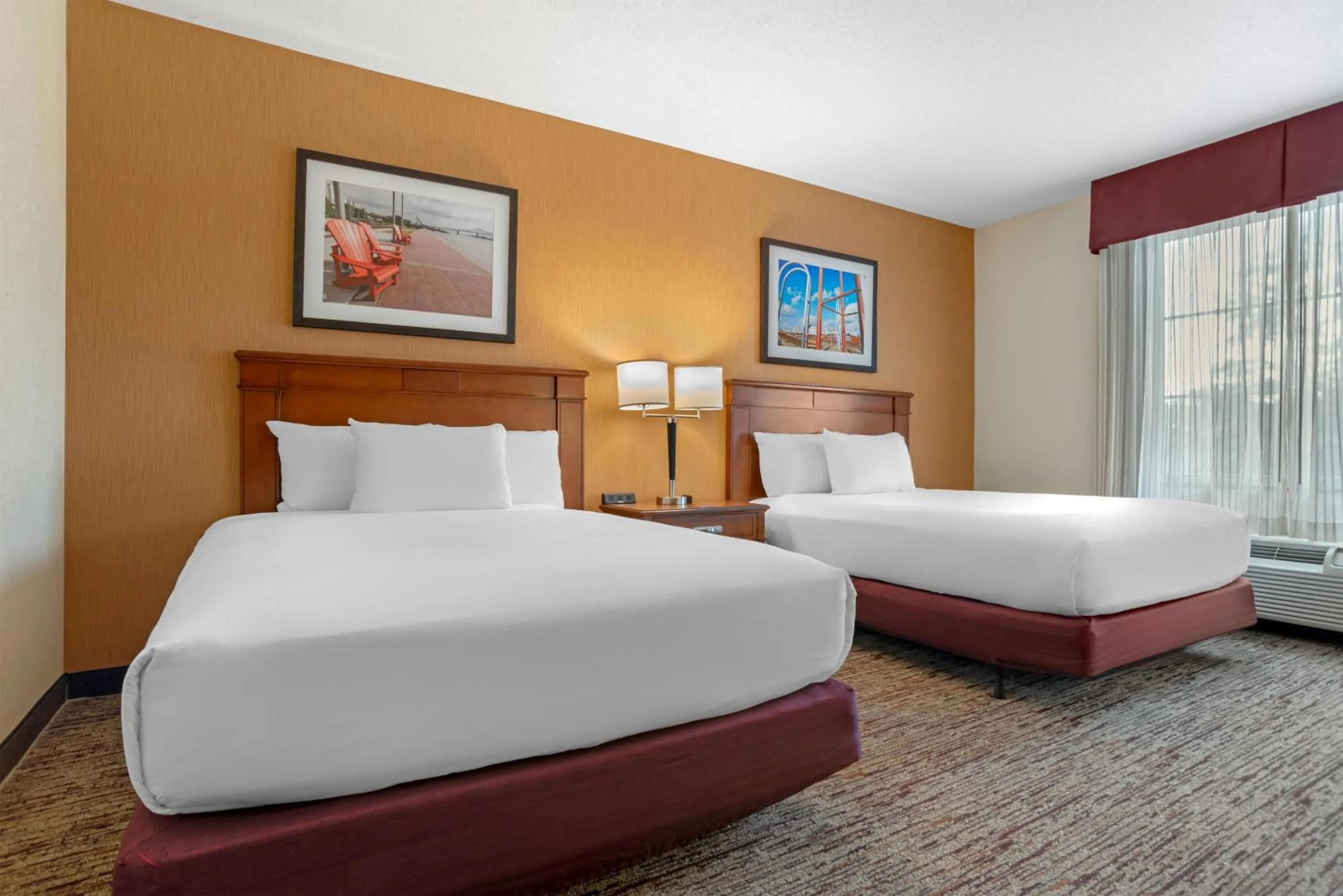 Bedroom, Bed in Drury Inn & Suites Baton Rouge