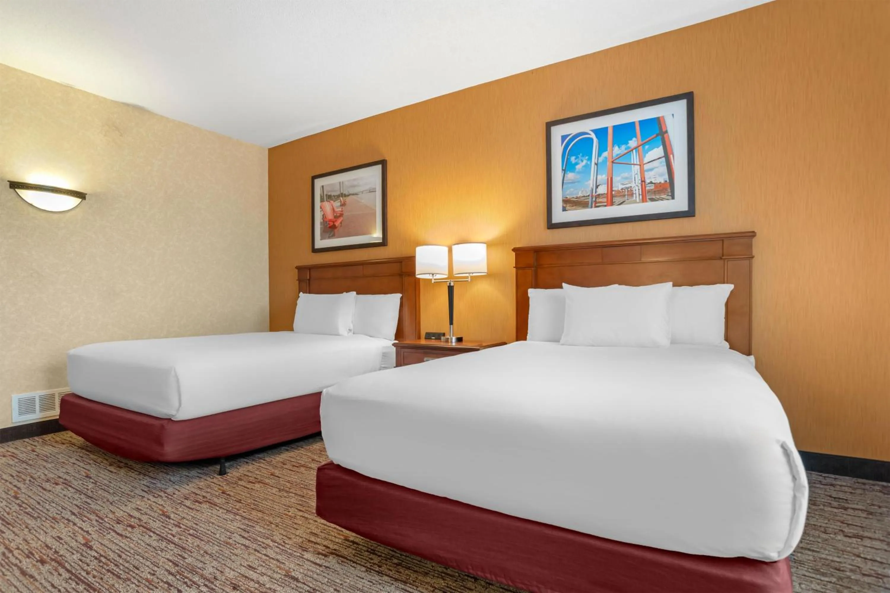 Bedroom, Bed in Drury Inn & Suites Baton Rouge