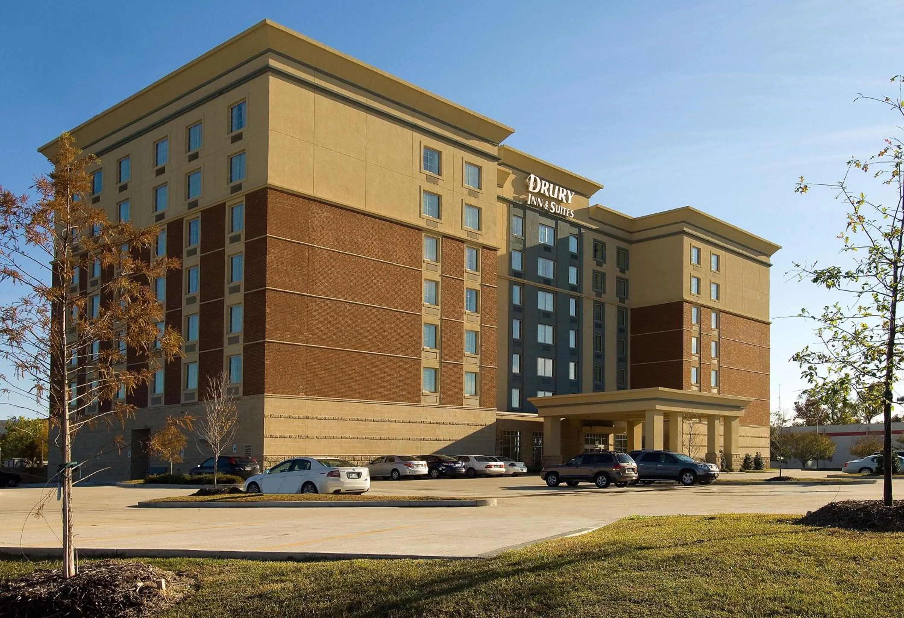 Property building in Drury Inn & Suites Baton Rouge