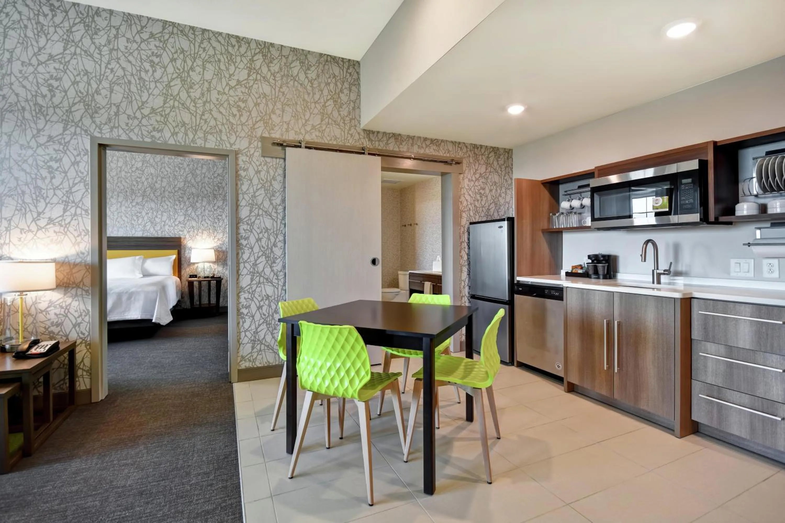 Kitchen or kitchenette in Home2 Suites By Hilton Jekyll Island