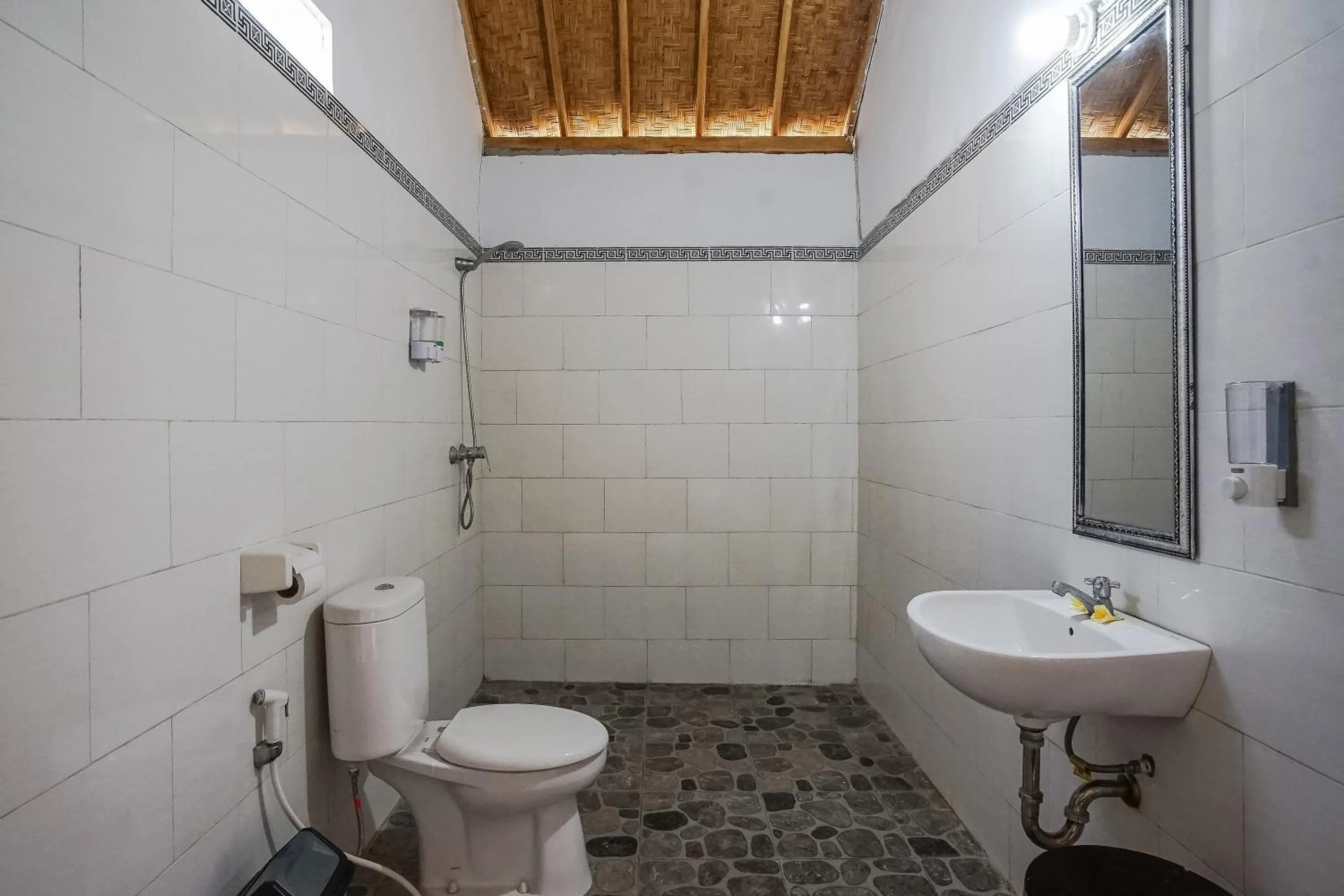 Bathroom in Penida Lapaya Bungalows Nusa Penida