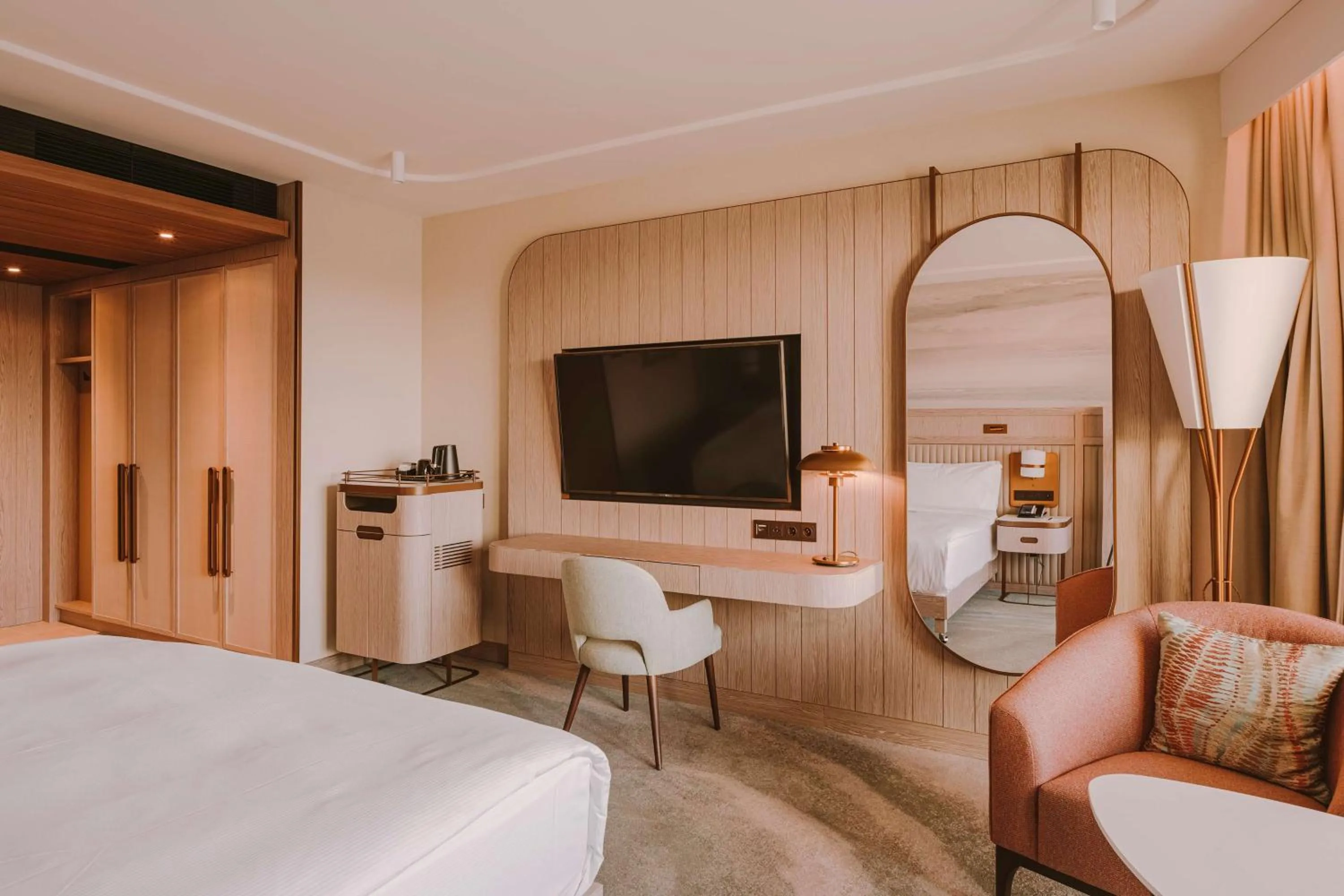 Living room, Bed in Hilton Swinoujscie Resort And Spa