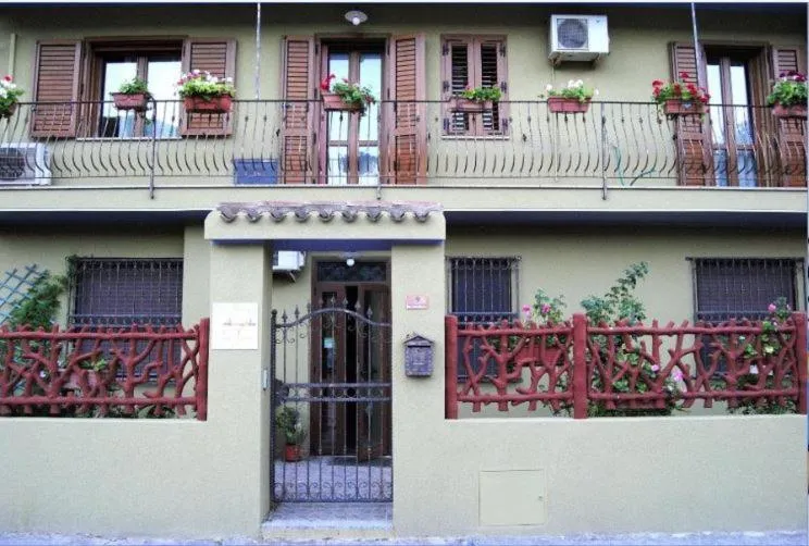 Property building in Domus Birdi