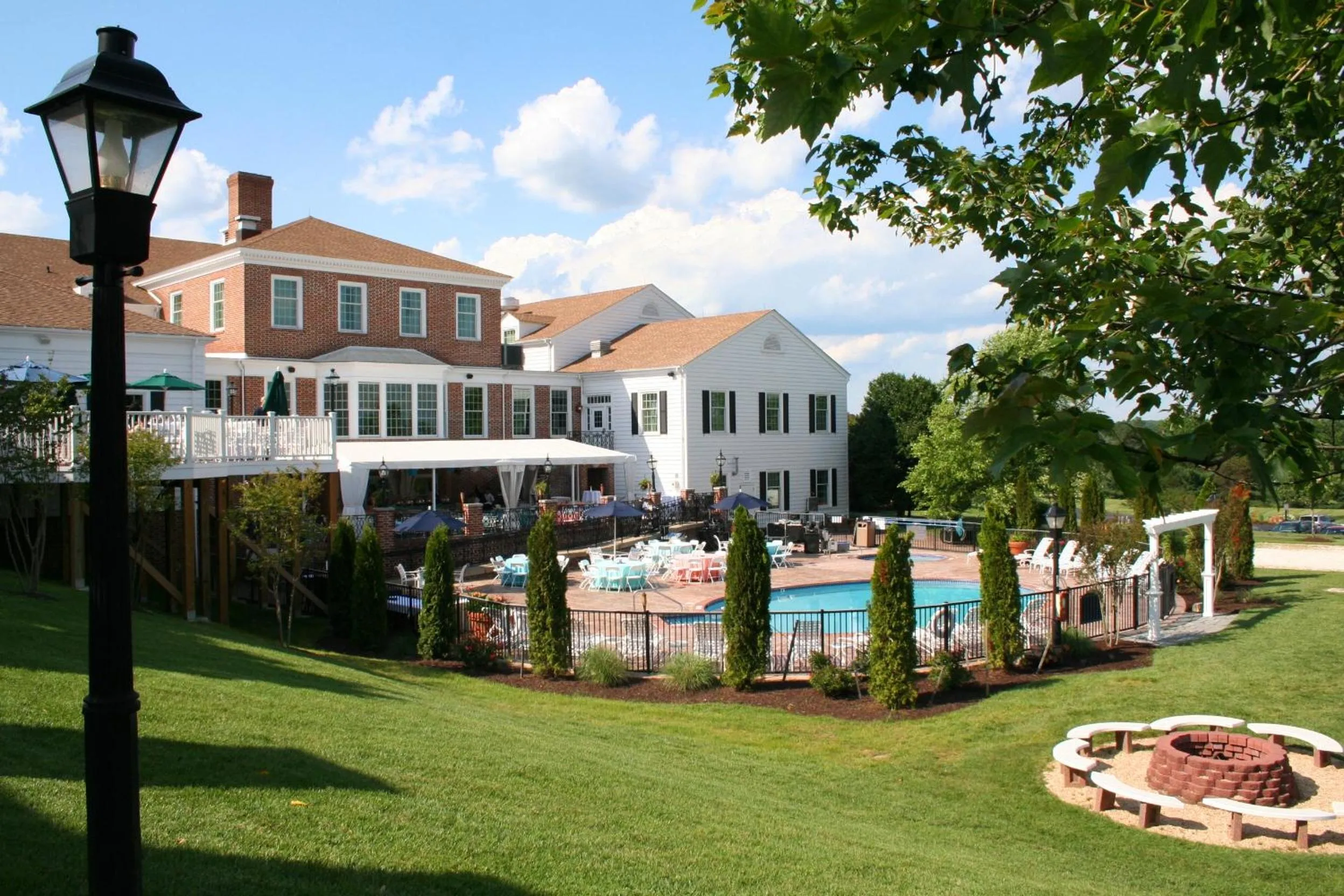 Natural landscape in Virginia Crossings Hotel, Tapestry Collection by Hilton