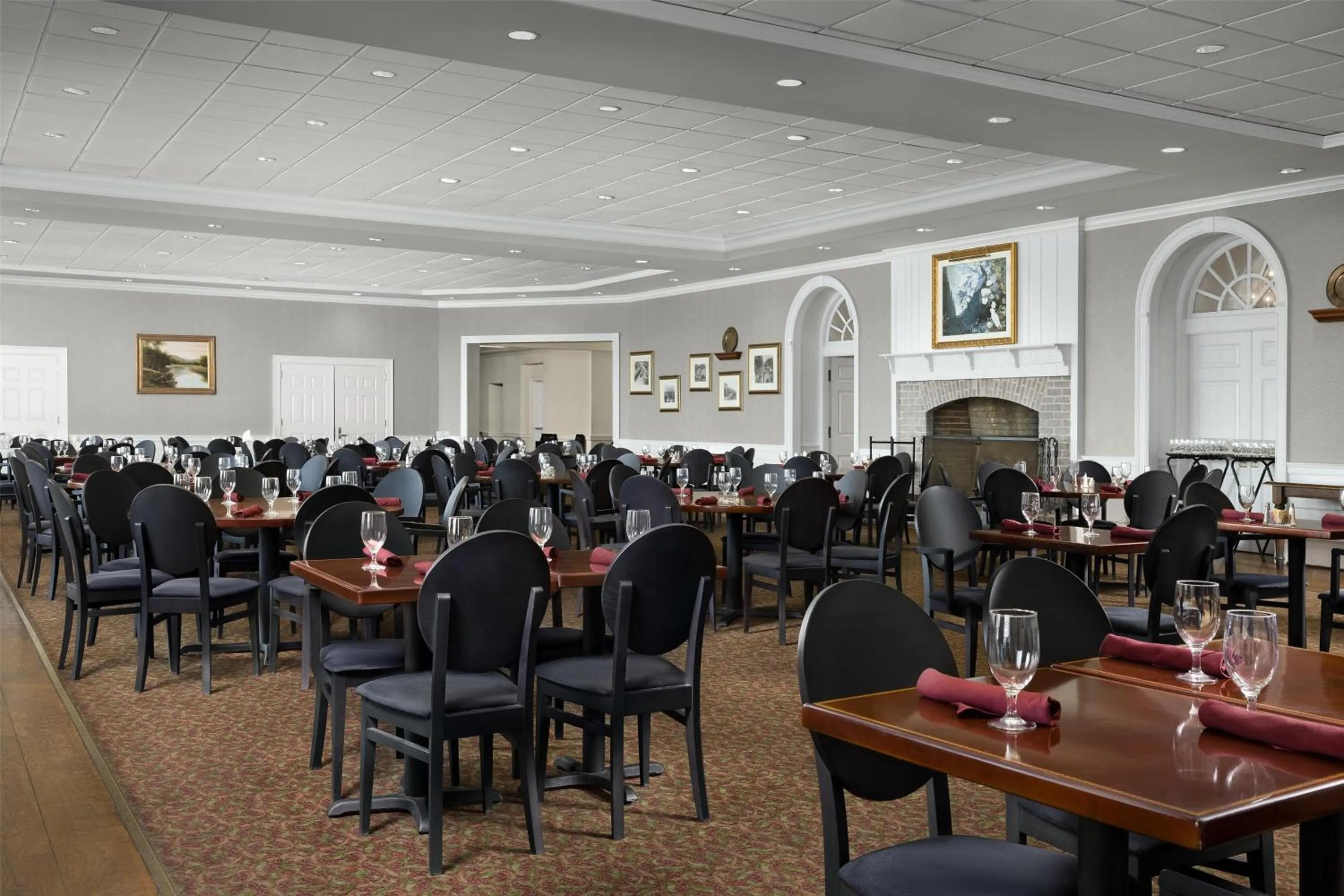 Restaurant/places to eat in Virginia Crossings Hotel, Tapestry Collection by Hilton