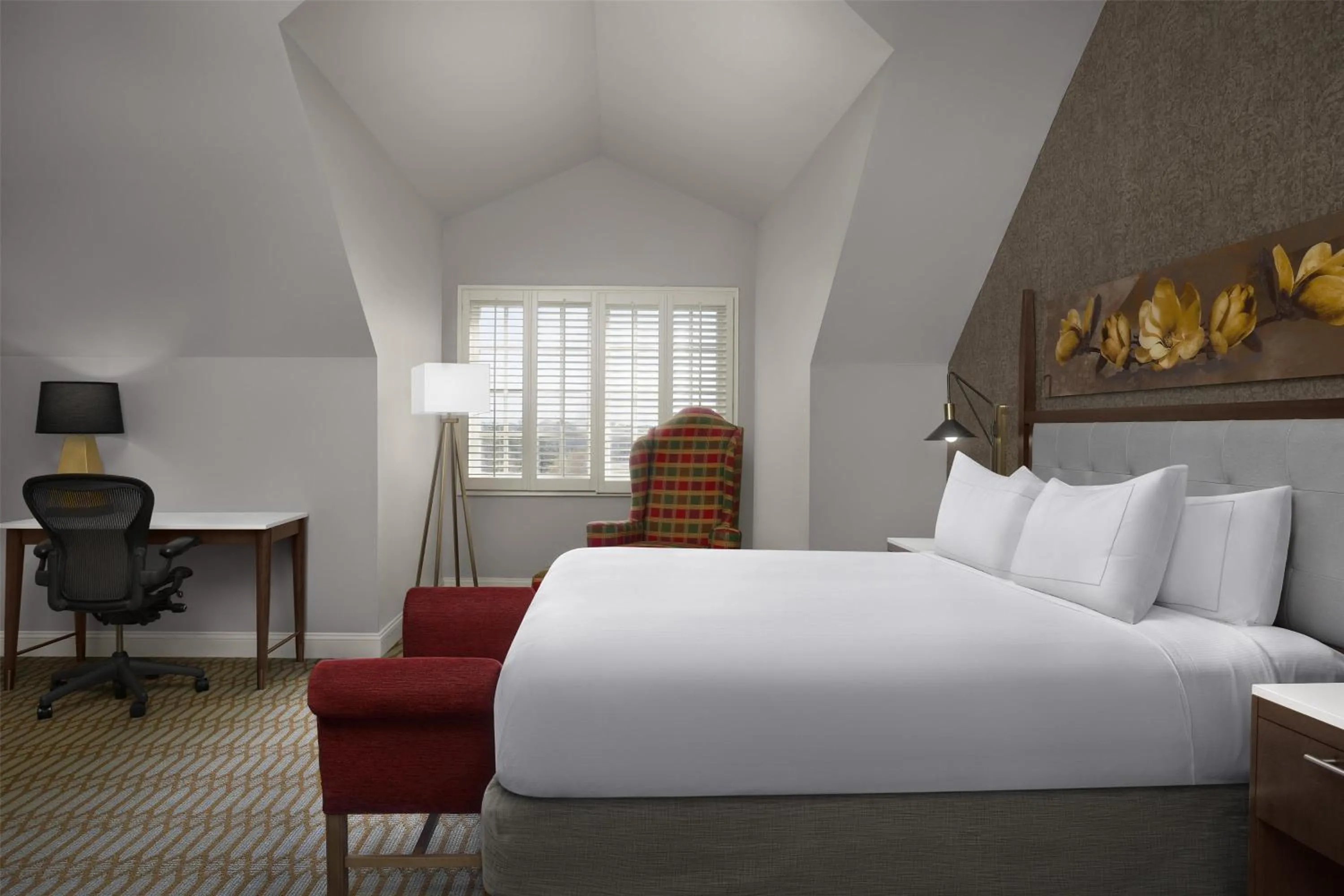 Bedroom, Bed in Virginia Crossings Hotel, Tapestry Collection by Hilton