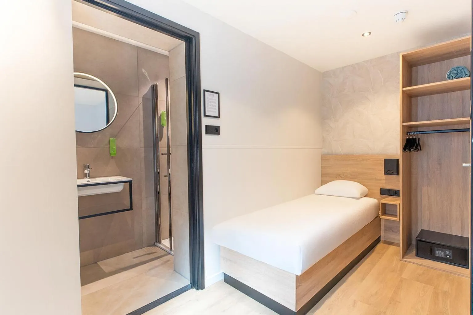 Bedroom, Bed in Hotel van Gelder