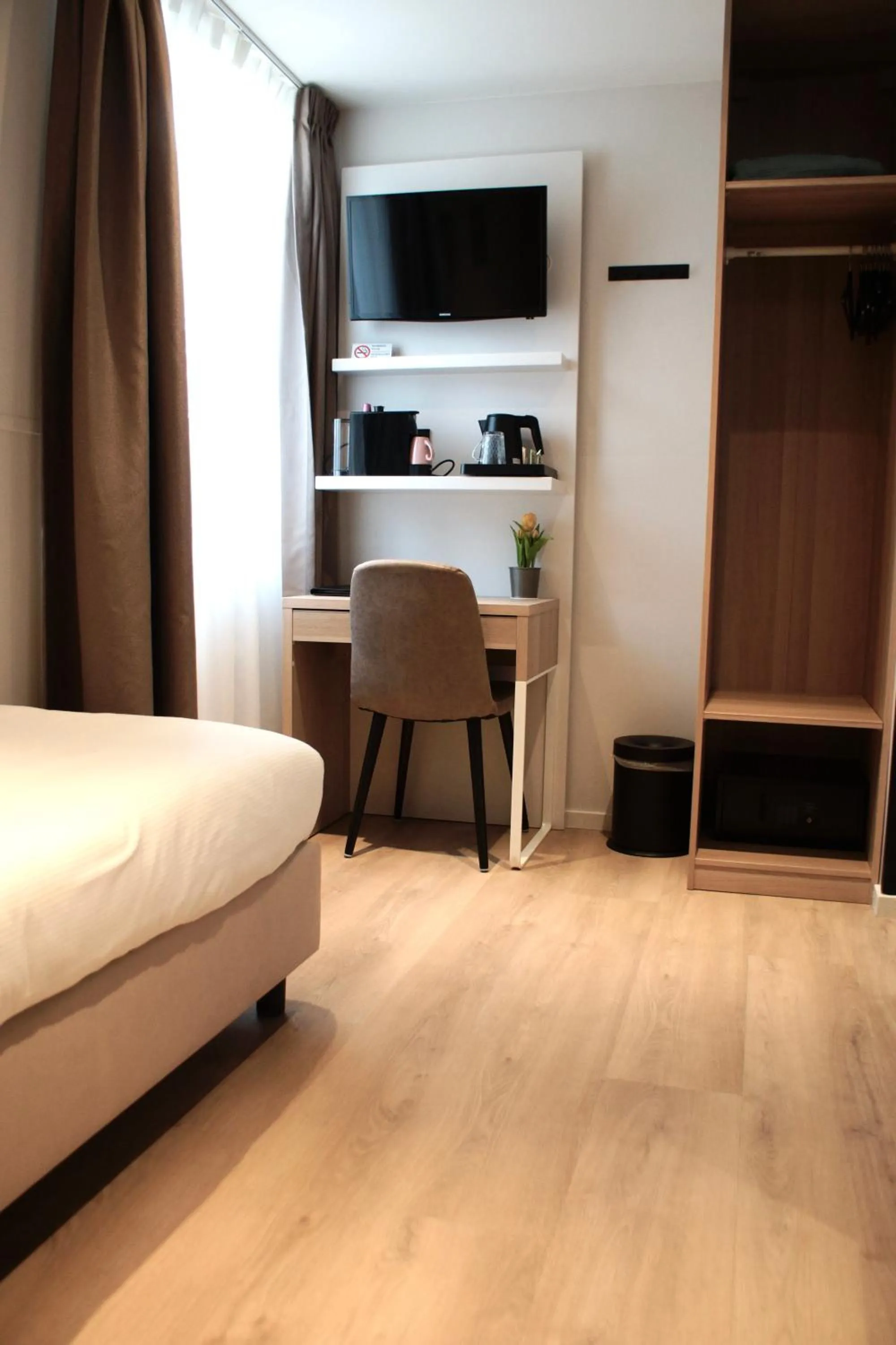 Bedroom, Bed in Hotel van Gelder