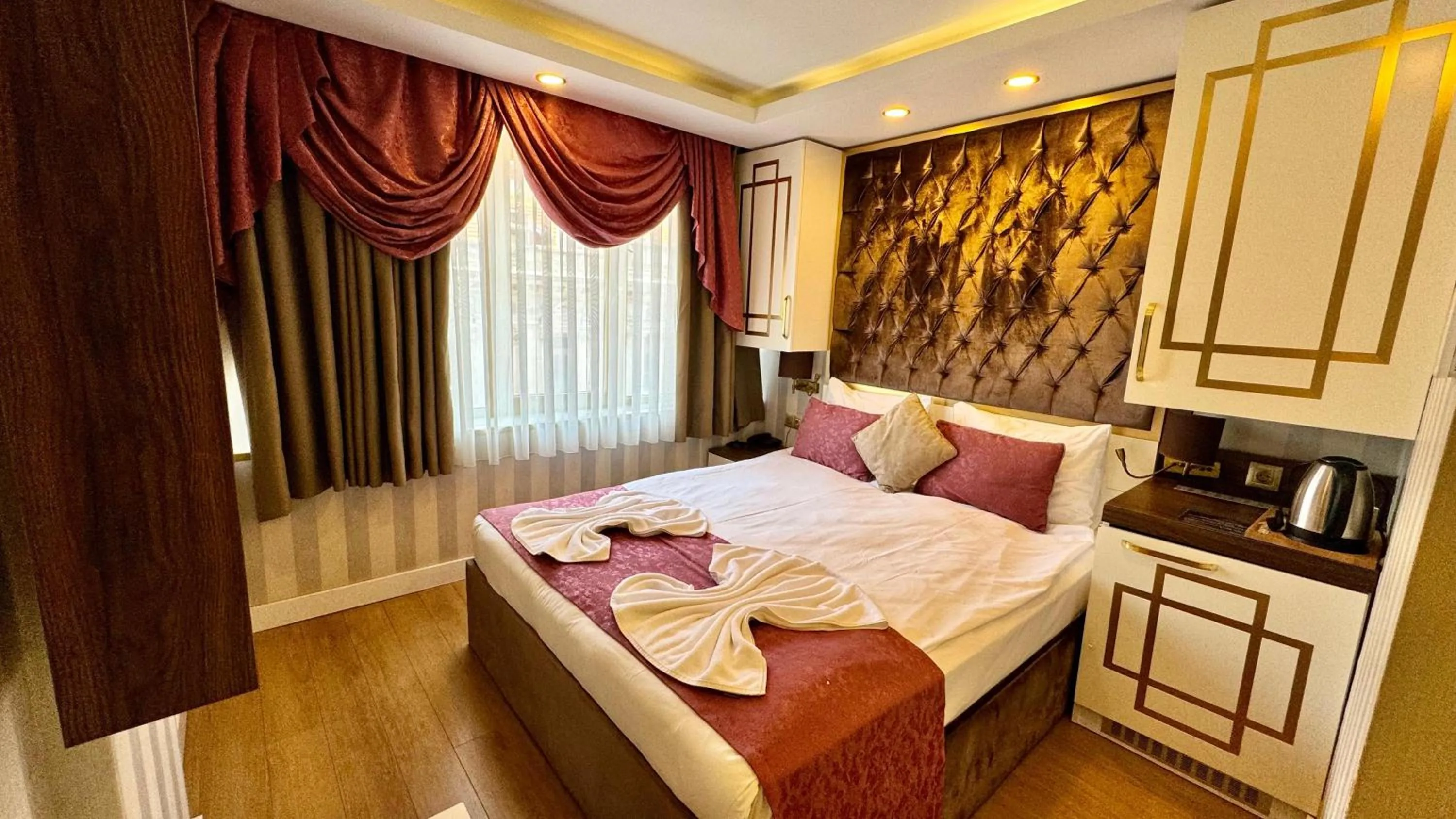 Bedroom, Bed in Burj Al Istanbul