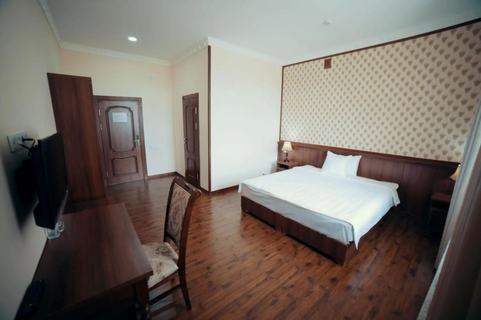 Photo of the whole room, Bed in Erkin Palace Hotel