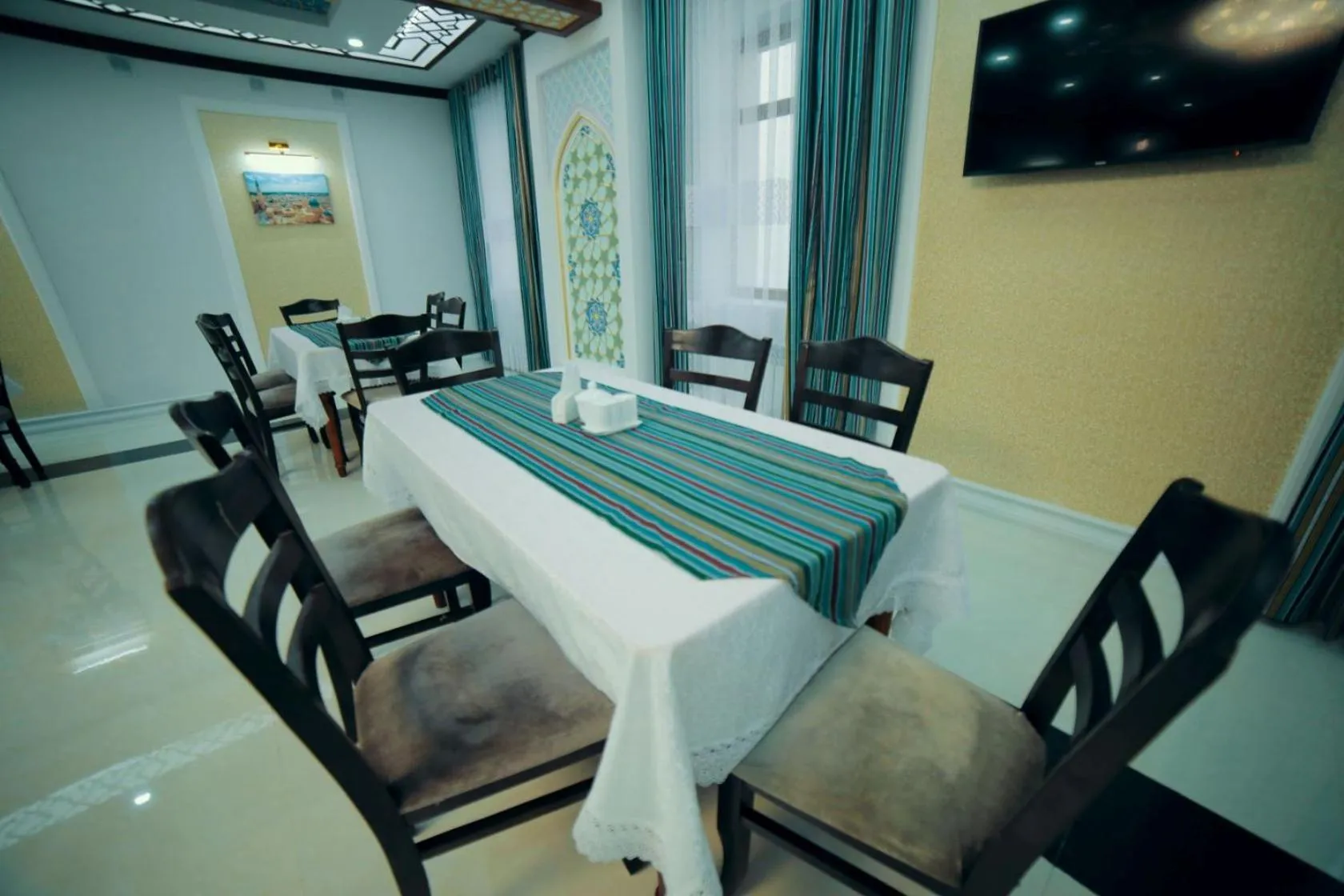 Restaurant/places to eat in Erkin Palace Hotel