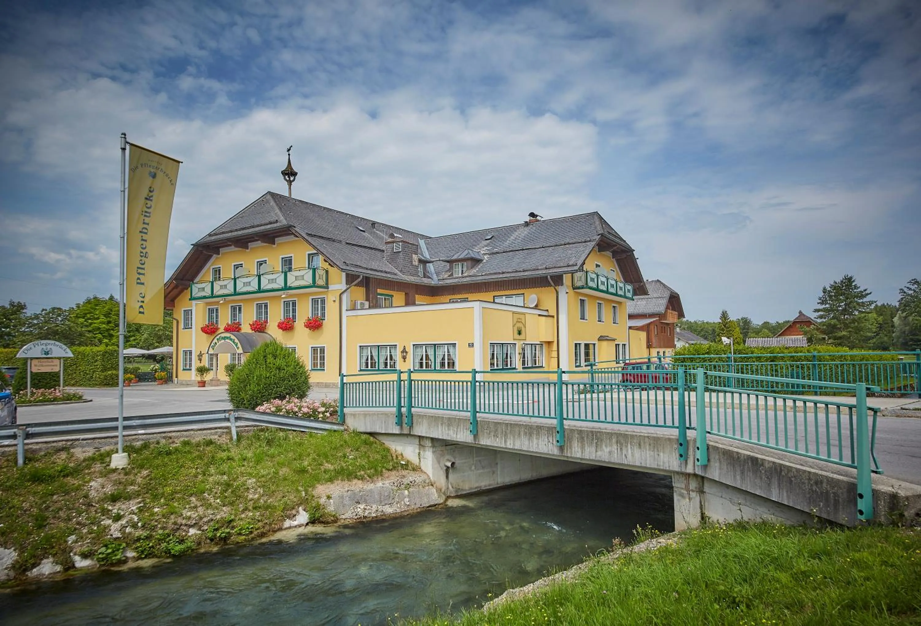 Property building in Hotel Die Pflegerbrücke