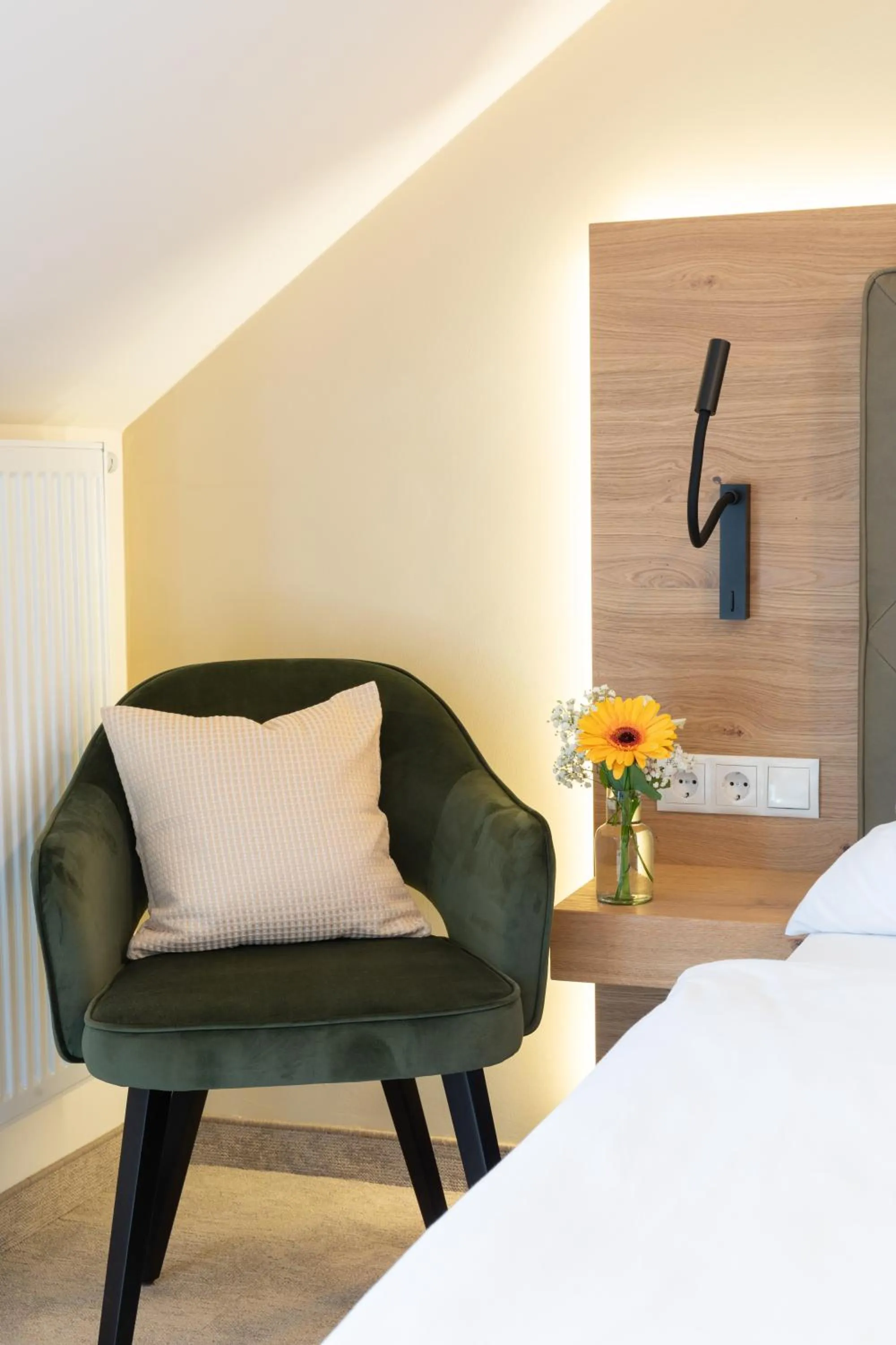 Seating area, Bed in Hotel Die Pflegerbrücke