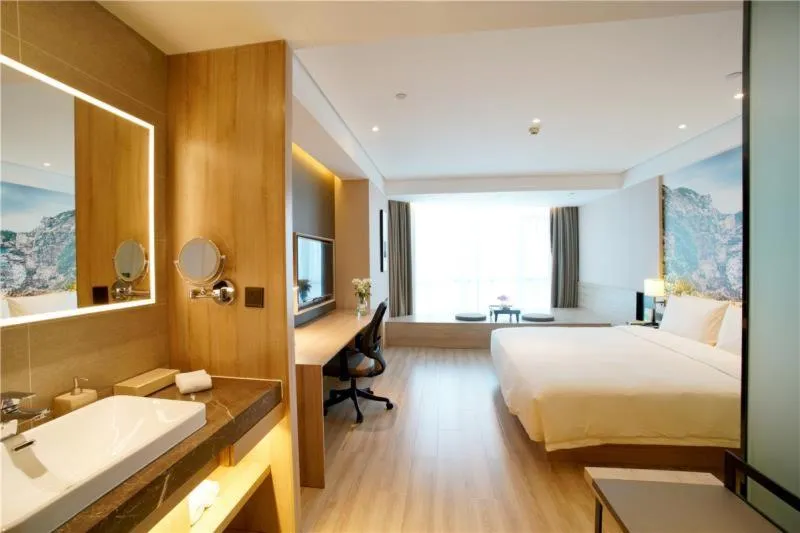 Photo of the whole room, Bed in Atour Hotel Guangzhou Yueqiao Branch