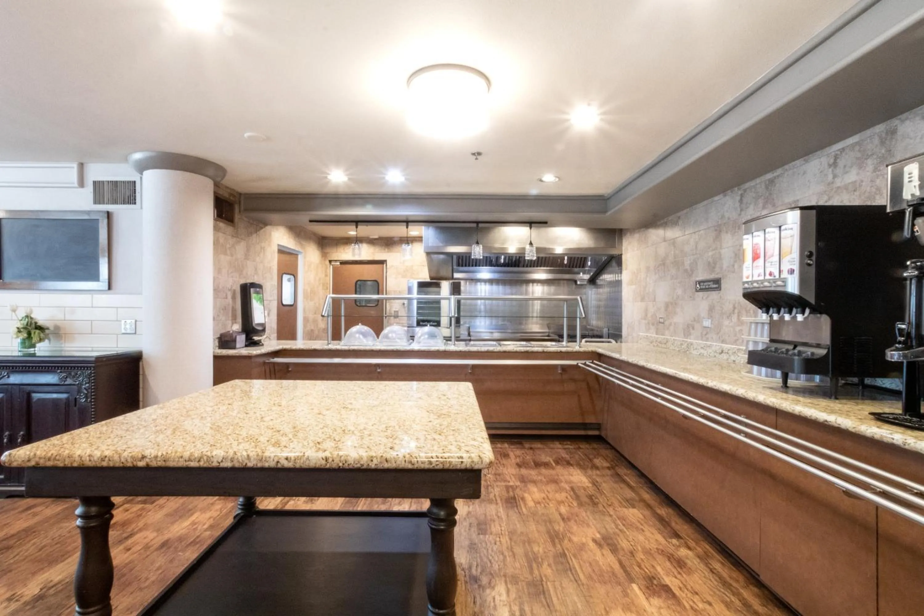 Food and drinks in Oxford Suites Chico