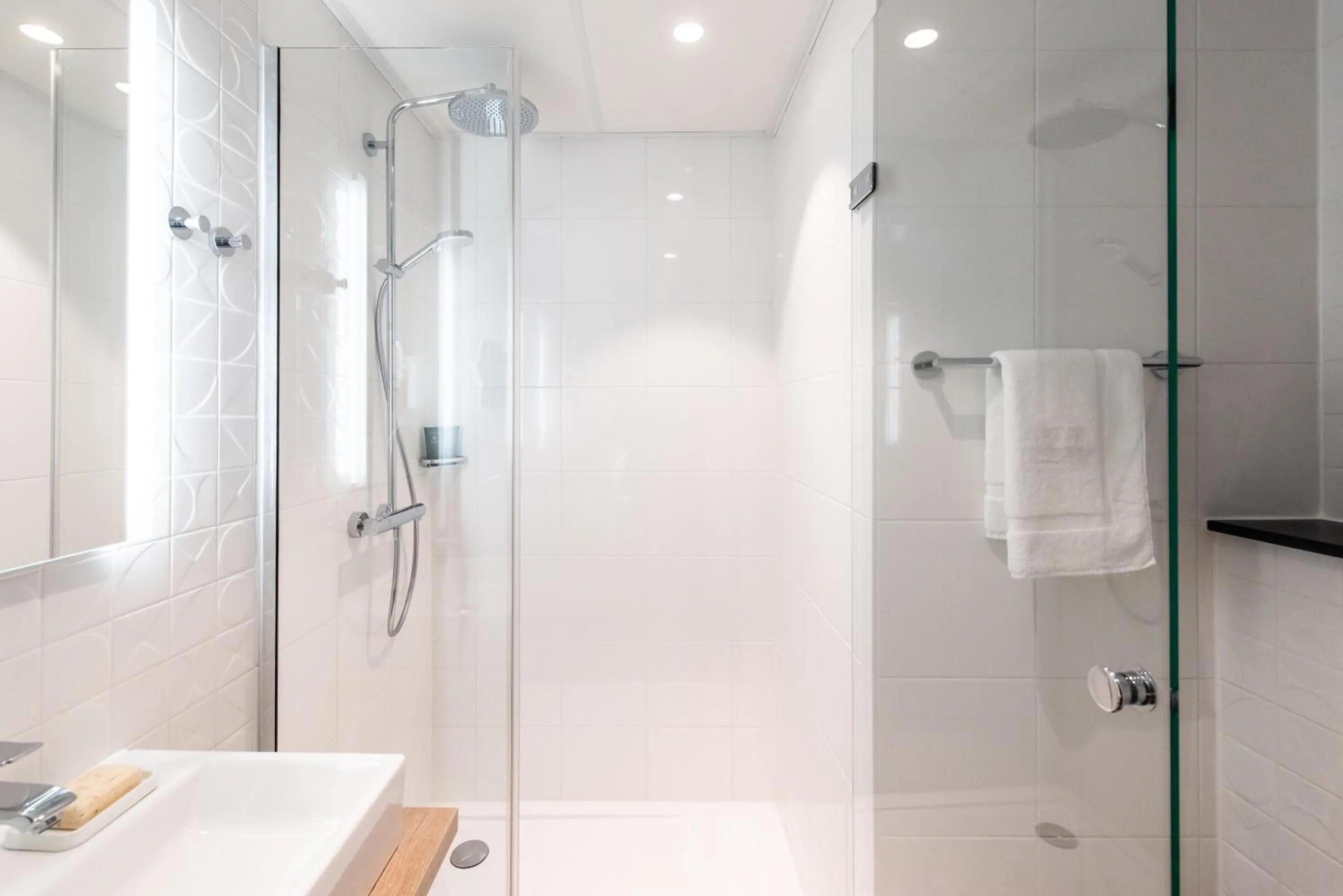 Shower in Numa Amsterdam Docklands