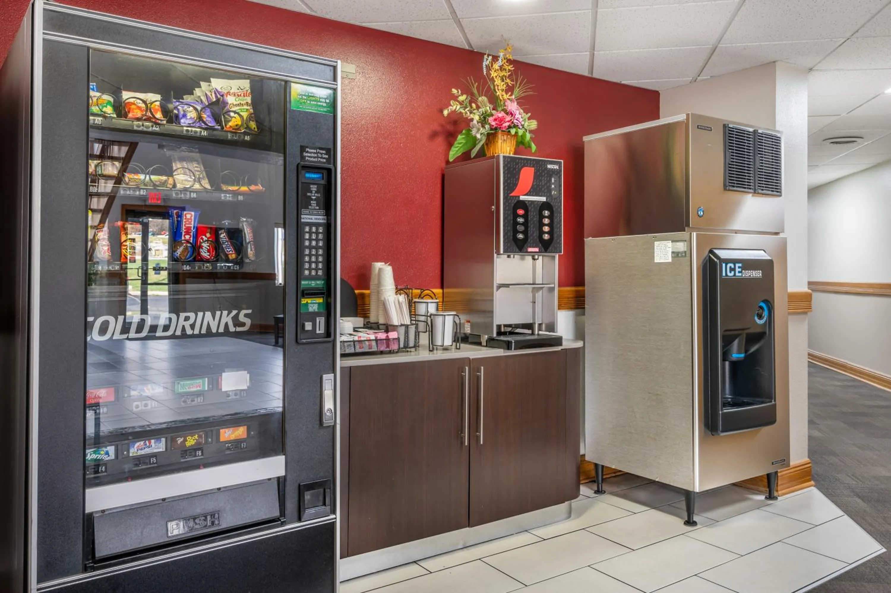 Coffee/tea facilities in Red Roof Inn Greencastle South - Cloverdale