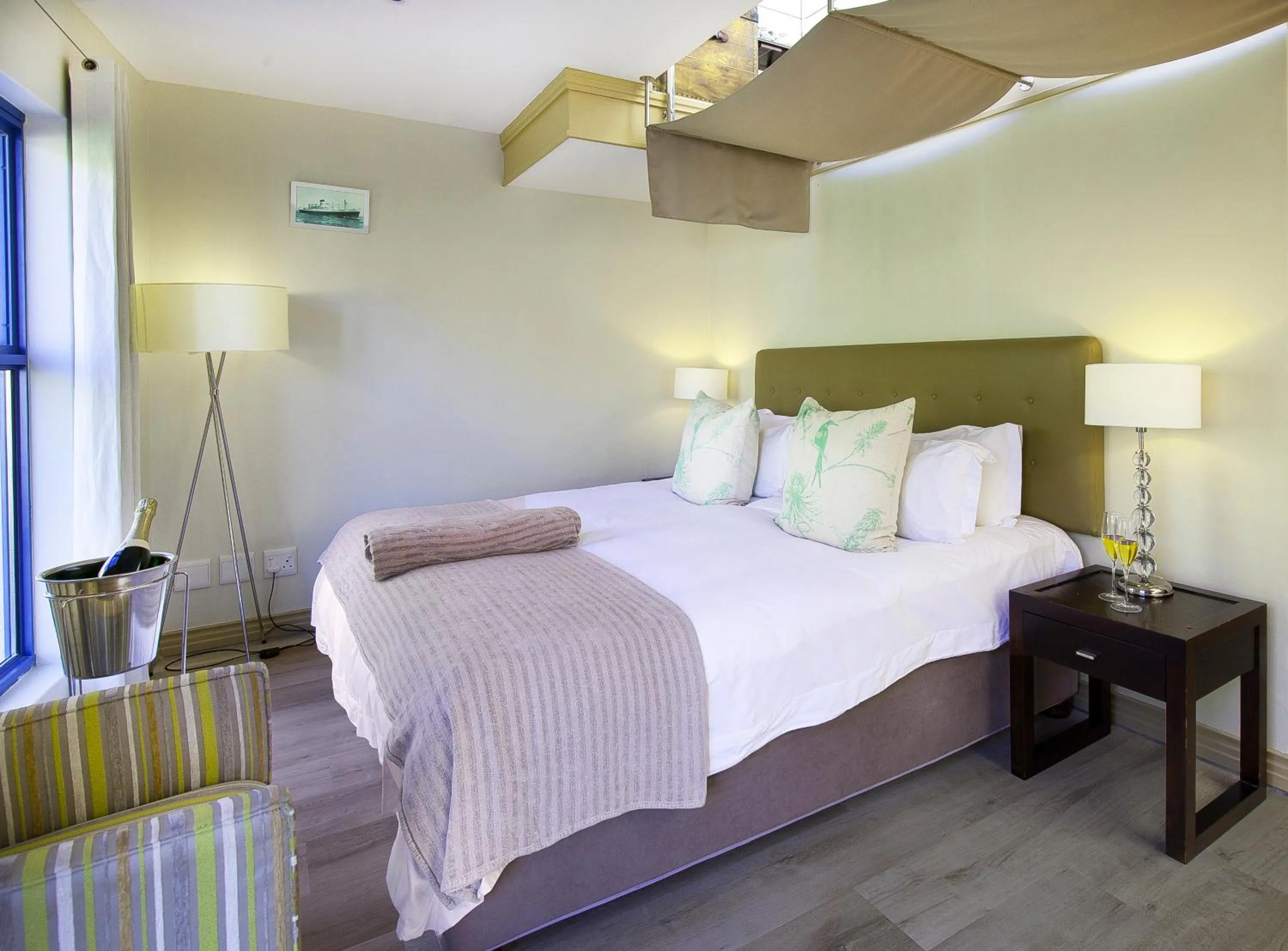 Bed in Magellans Hotel