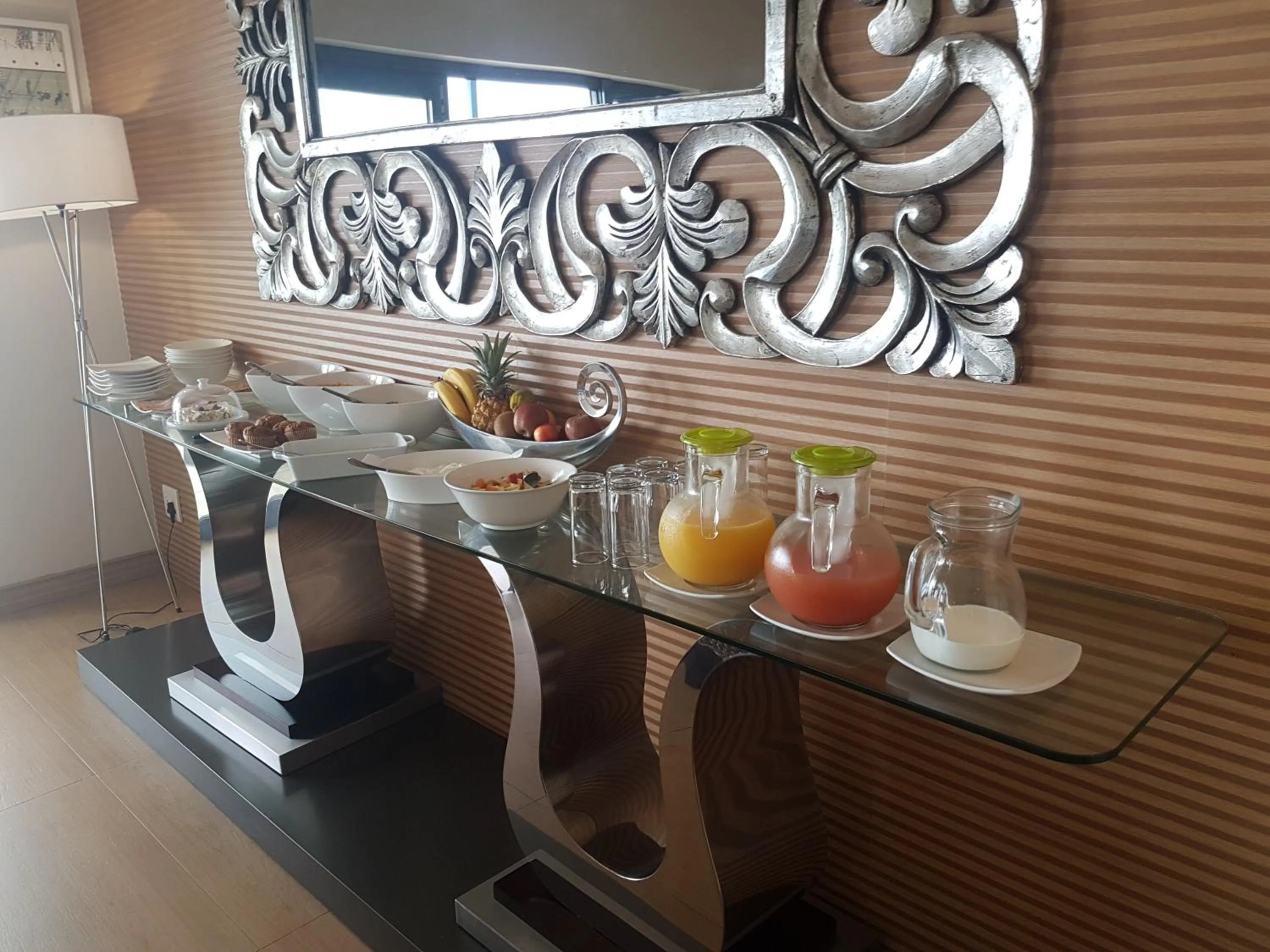 Breakfast in Magellans Hotel