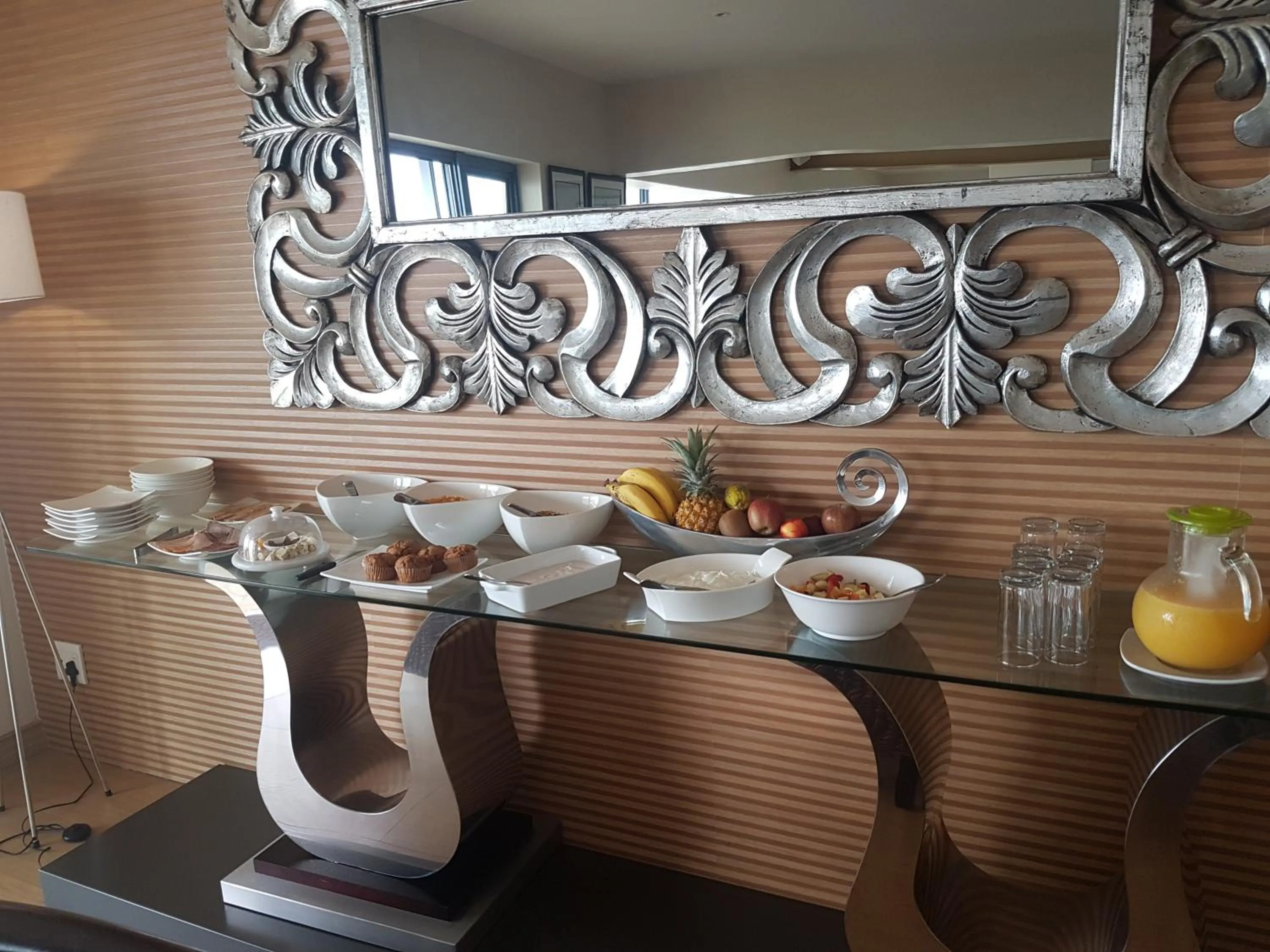 Food and drinks in Magellans Hotel