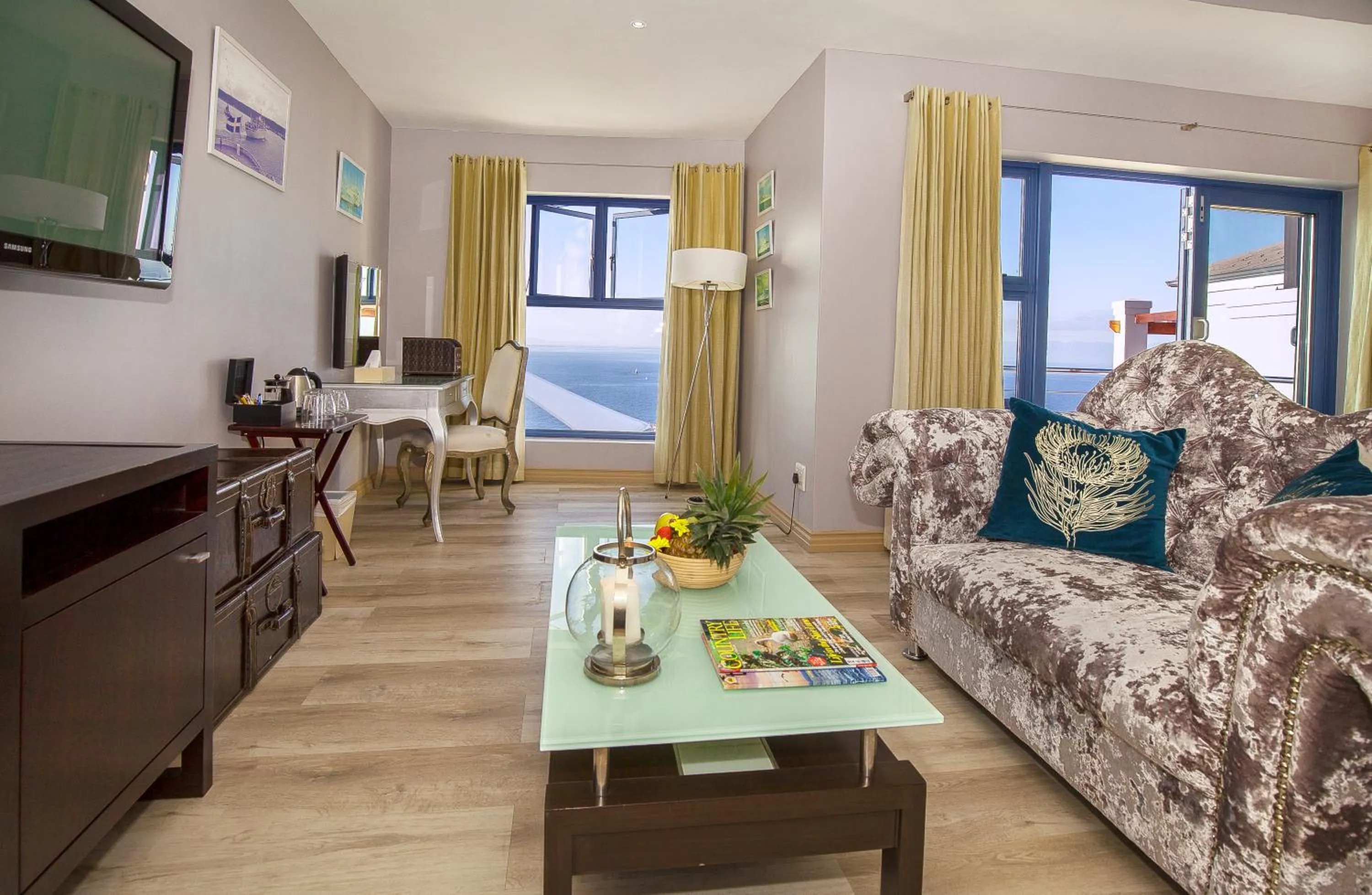 TV and multimedia in Magellans Hotel