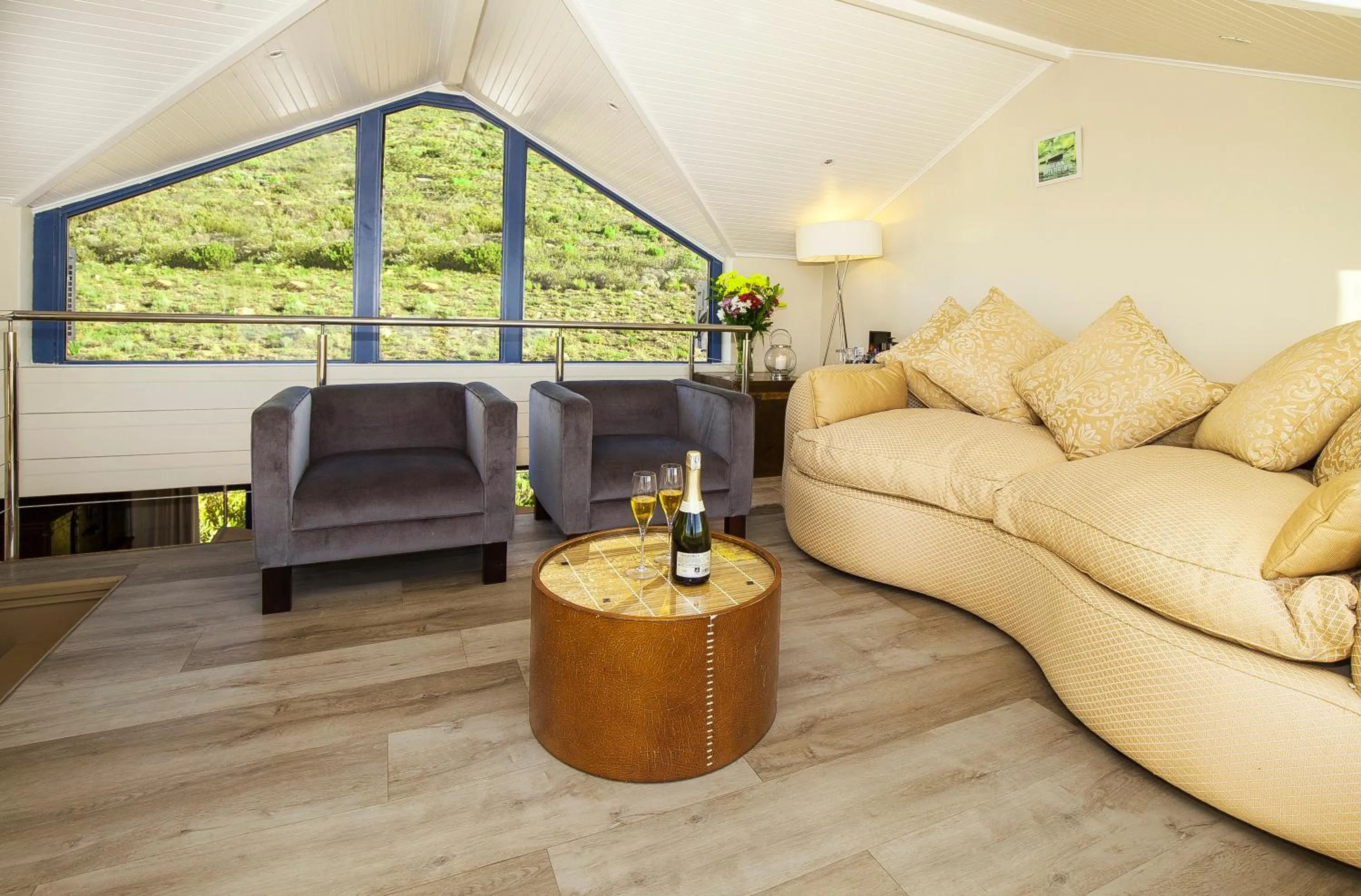 Seating area in Magellans Hotel