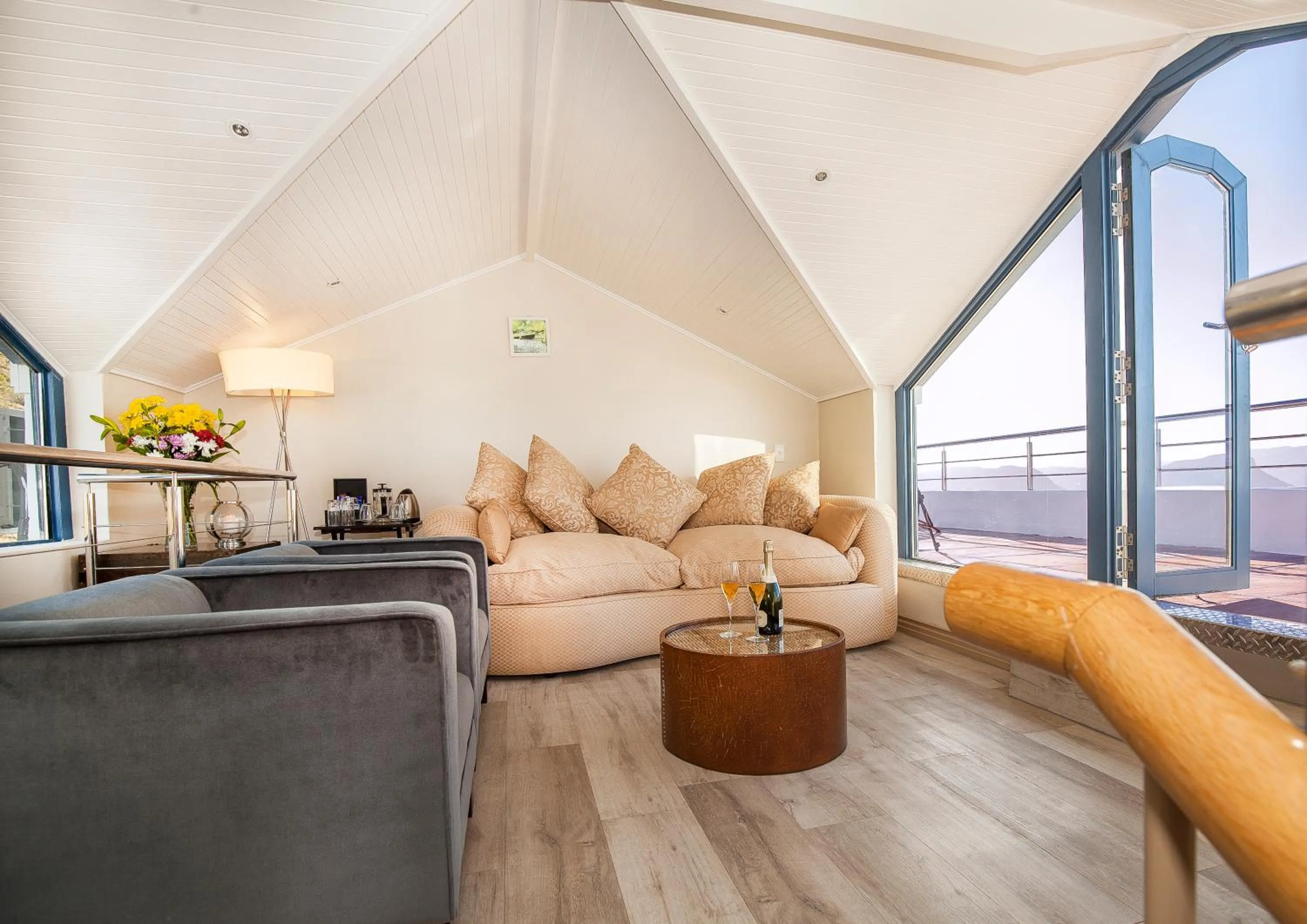 Seating area in Magellans Hotel