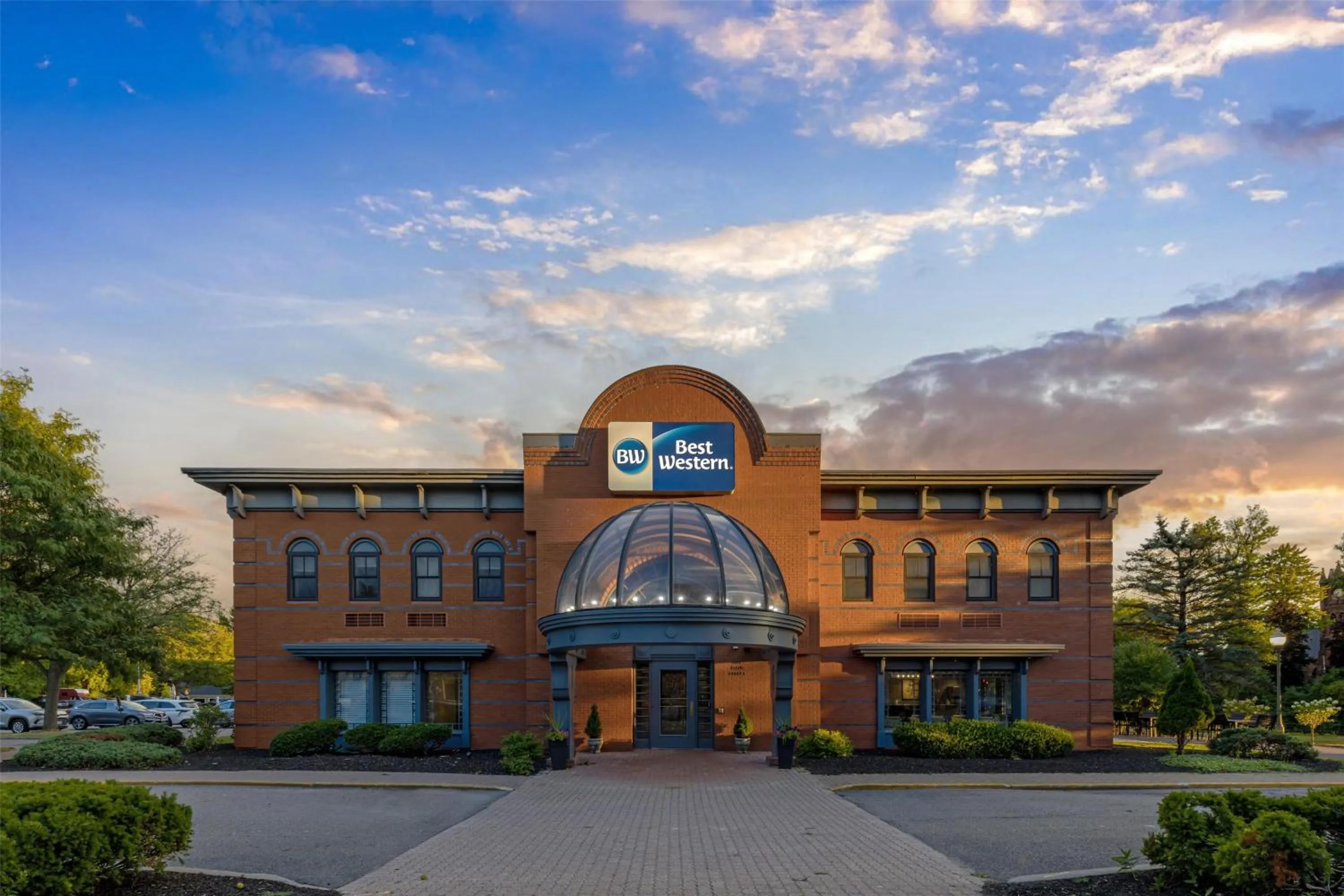 Property building in Best Western Potsdam University Park Inn