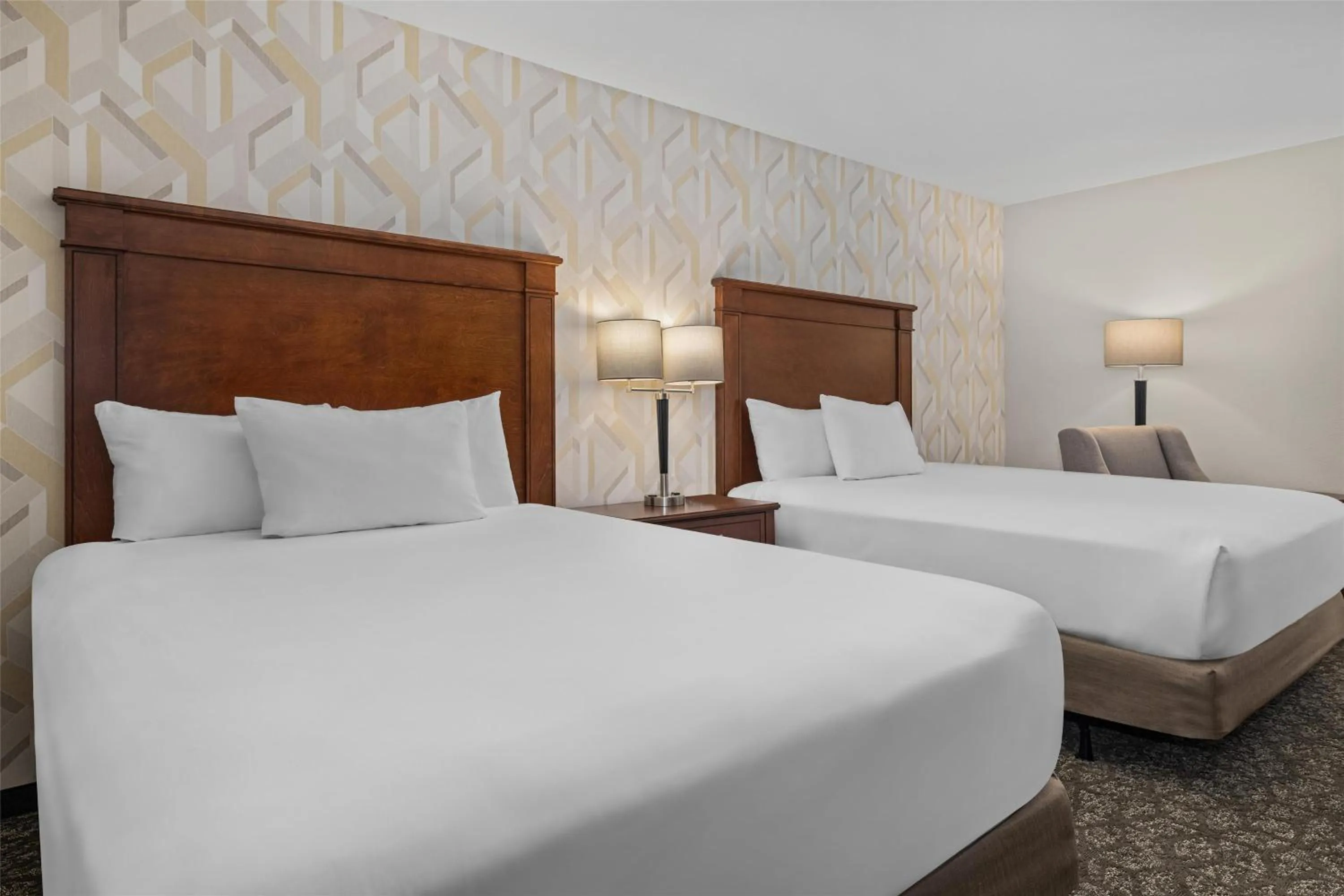 Bedroom, Bed in Drury Plaza Hotel St Louis Creve Coeur