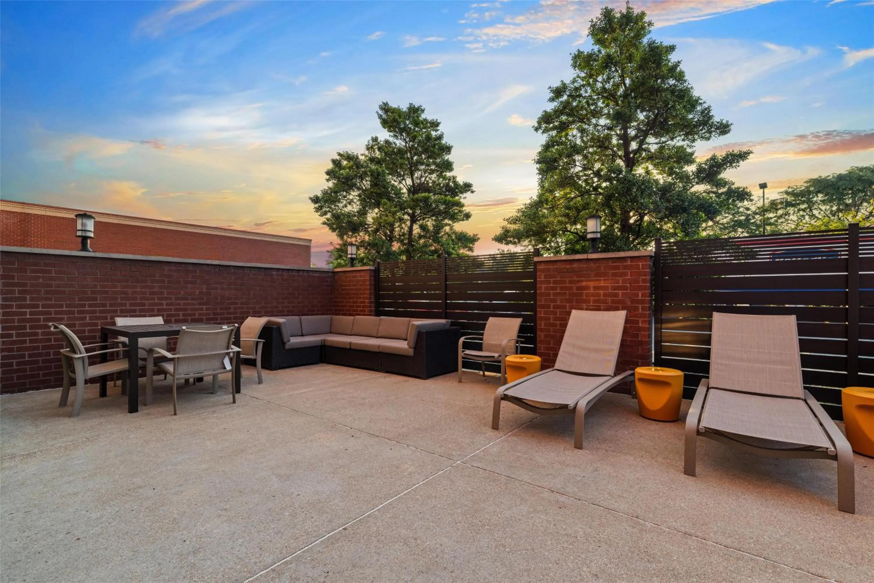 Property building in Drury Plaza Hotel St Louis Creve Coeur