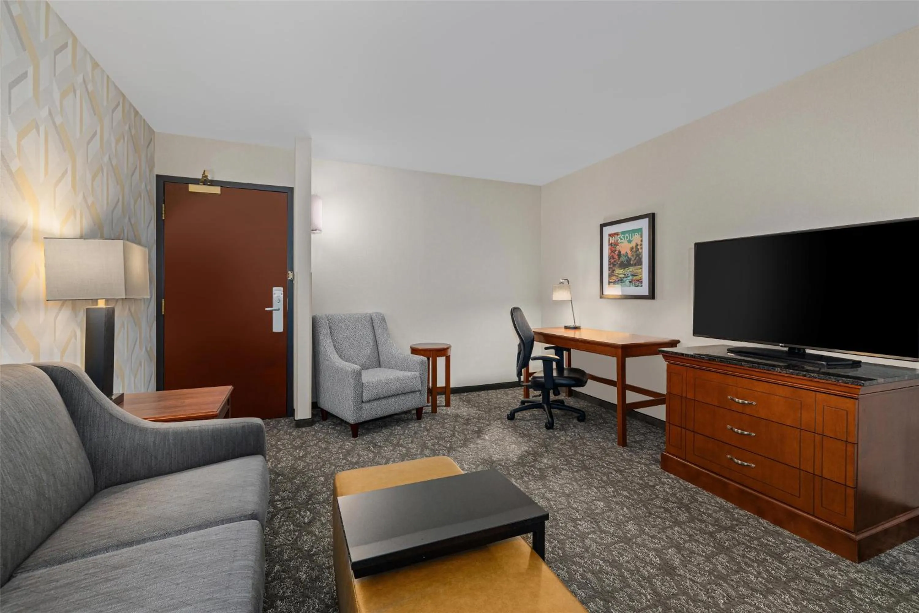 Bedroom in Drury Plaza Hotel St Louis Creve Coeur