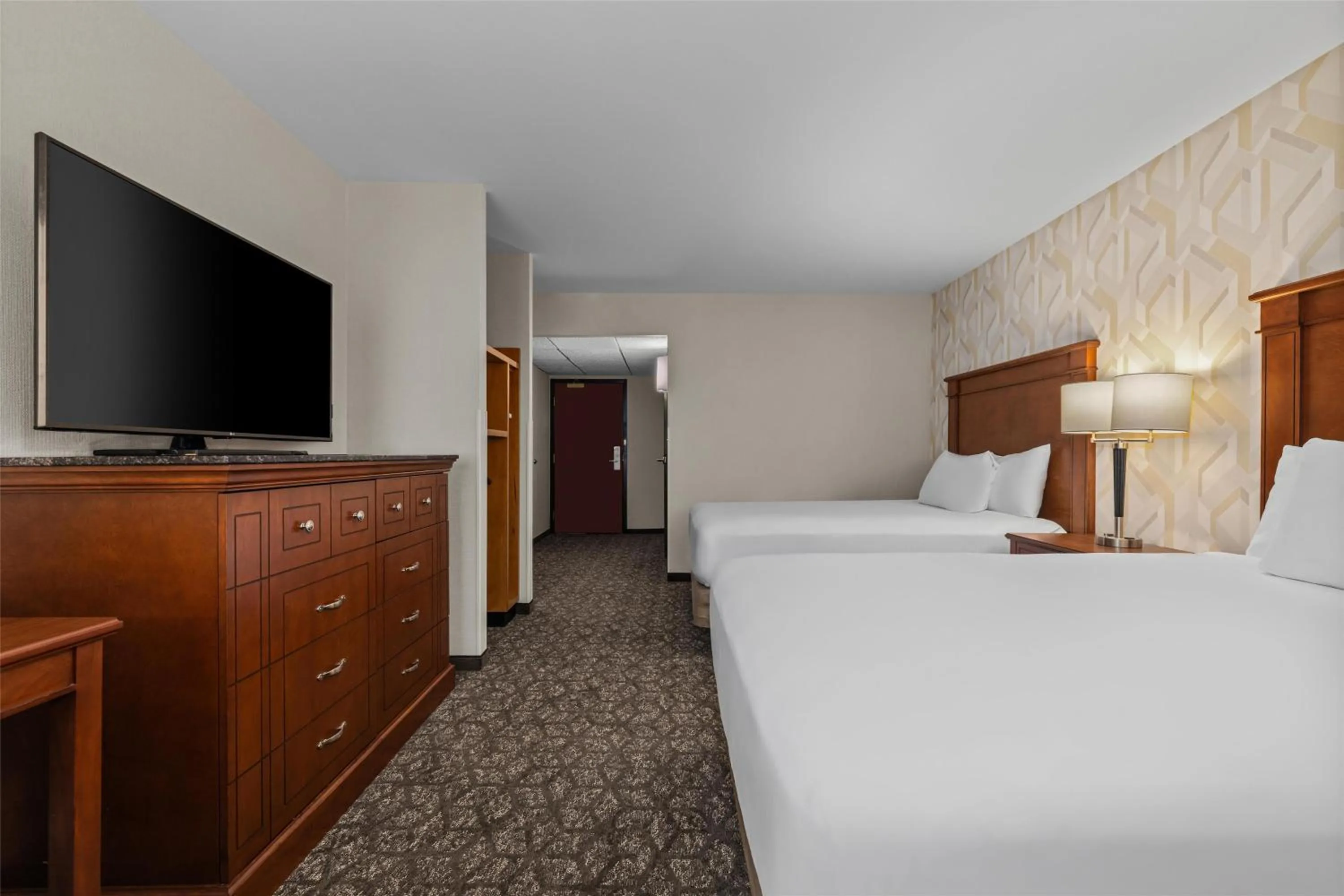 Bedroom, Bed in Drury Plaza Hotel St Louis Creve Coeur