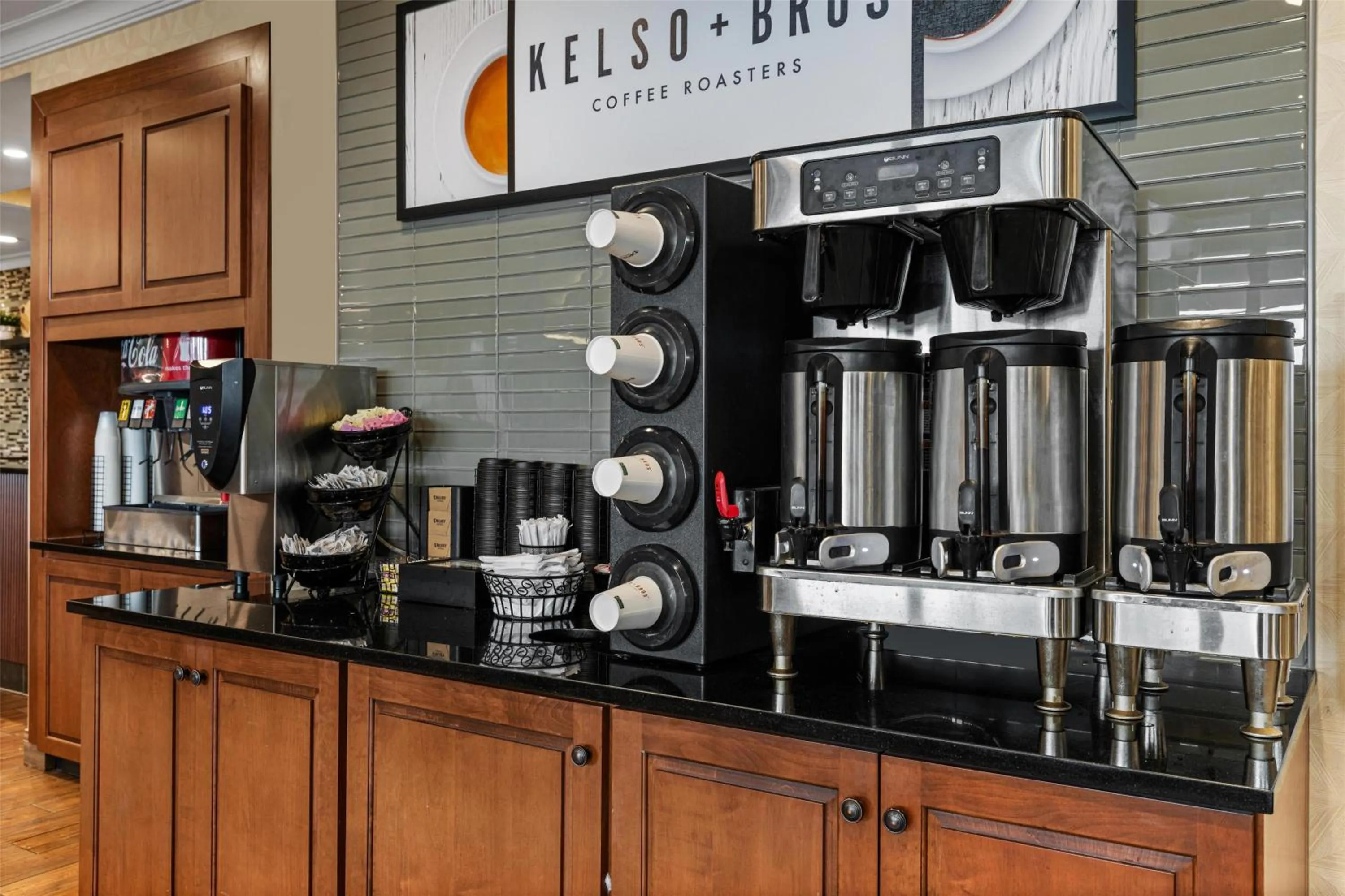 Food and drinks in Drury Plaza Hotel St Louis Creve Coeur