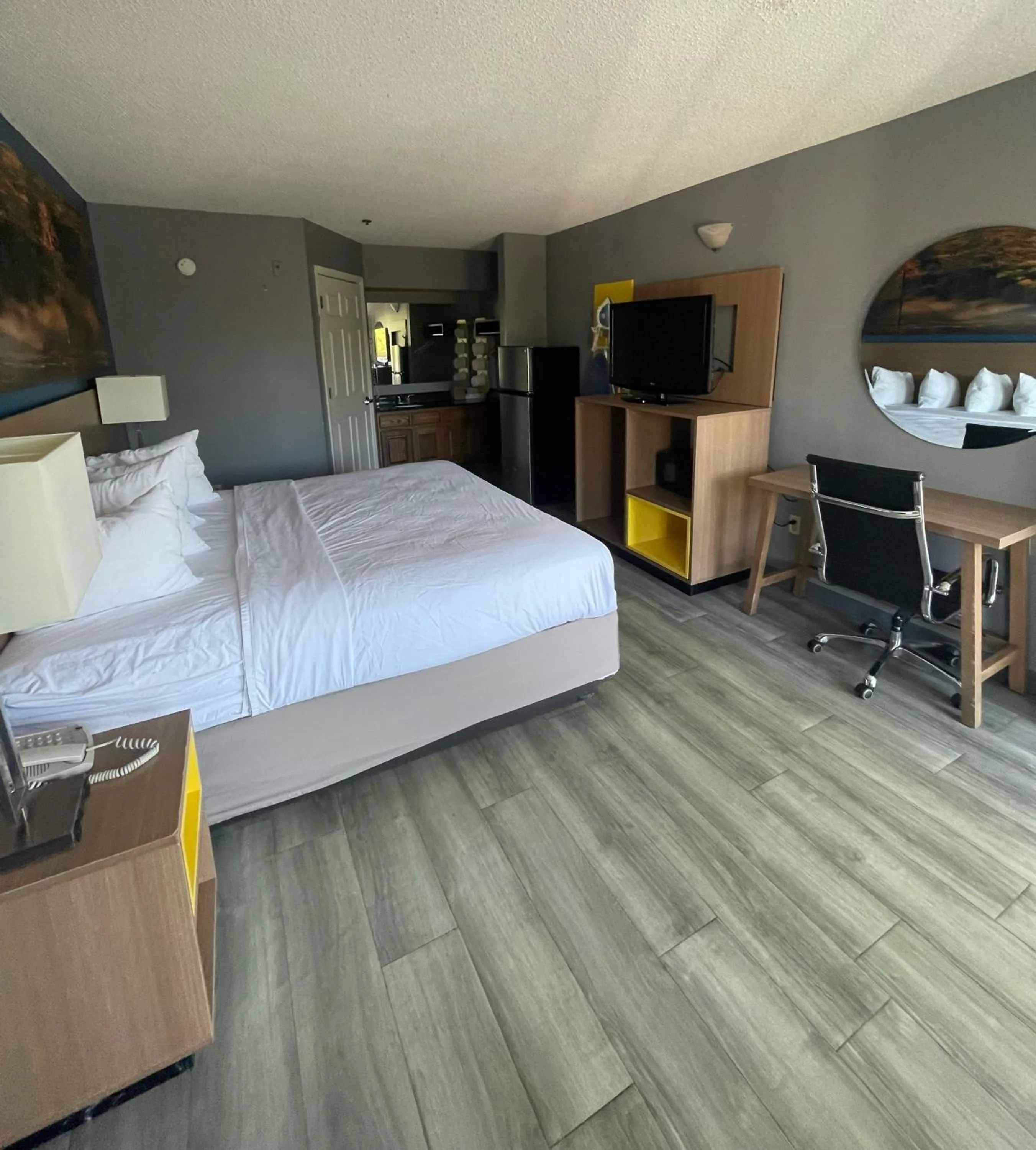 Bedroom, Bed in Baymont by Wyndham Dublin