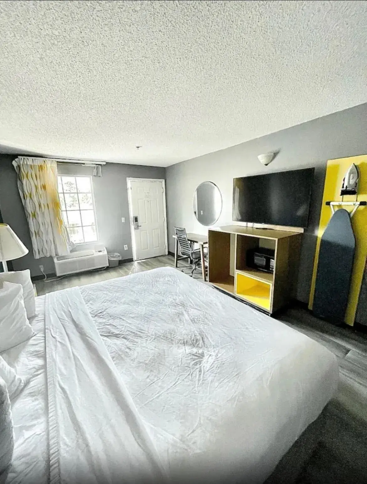 King Room - Non-Smoking in Baymont by Wyndham Dublin King Room - Non-Smoking in Baymont by Wyndham Dublin