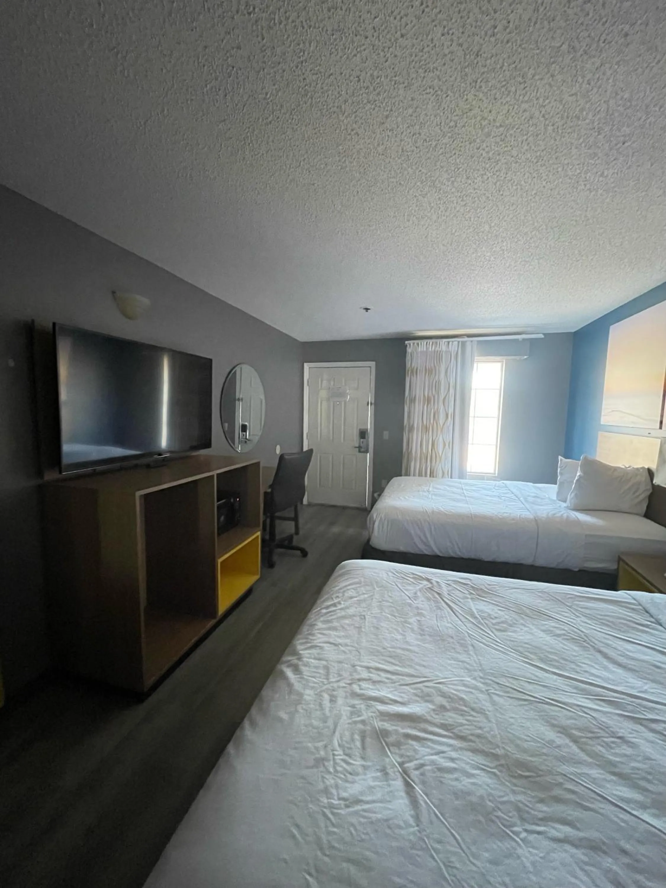 Bedroom, Bed in Baymont by Wyndham Dublin