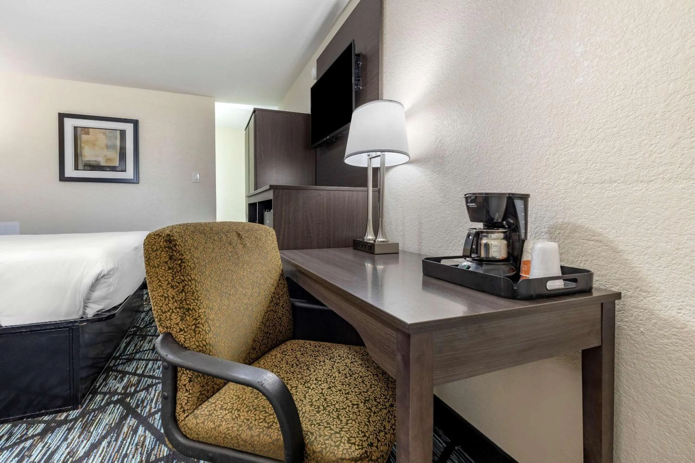 Bedroom in Quality Inn Cameron